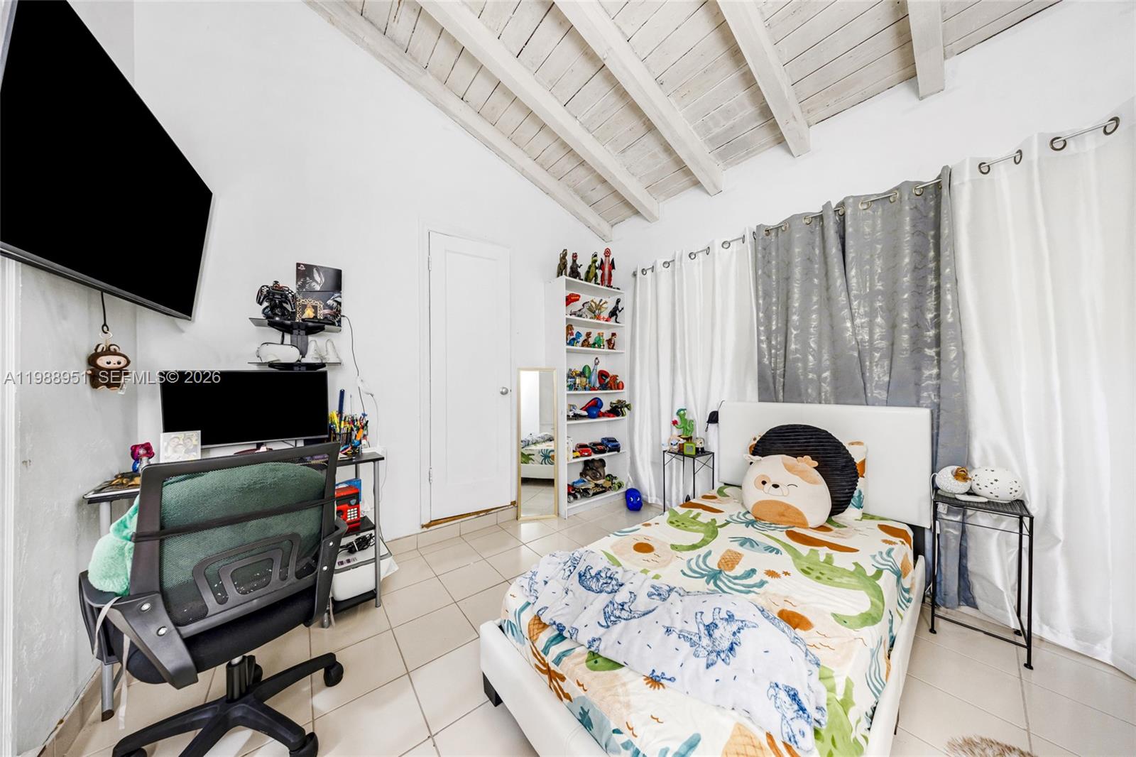 605 NW 34th Avenue