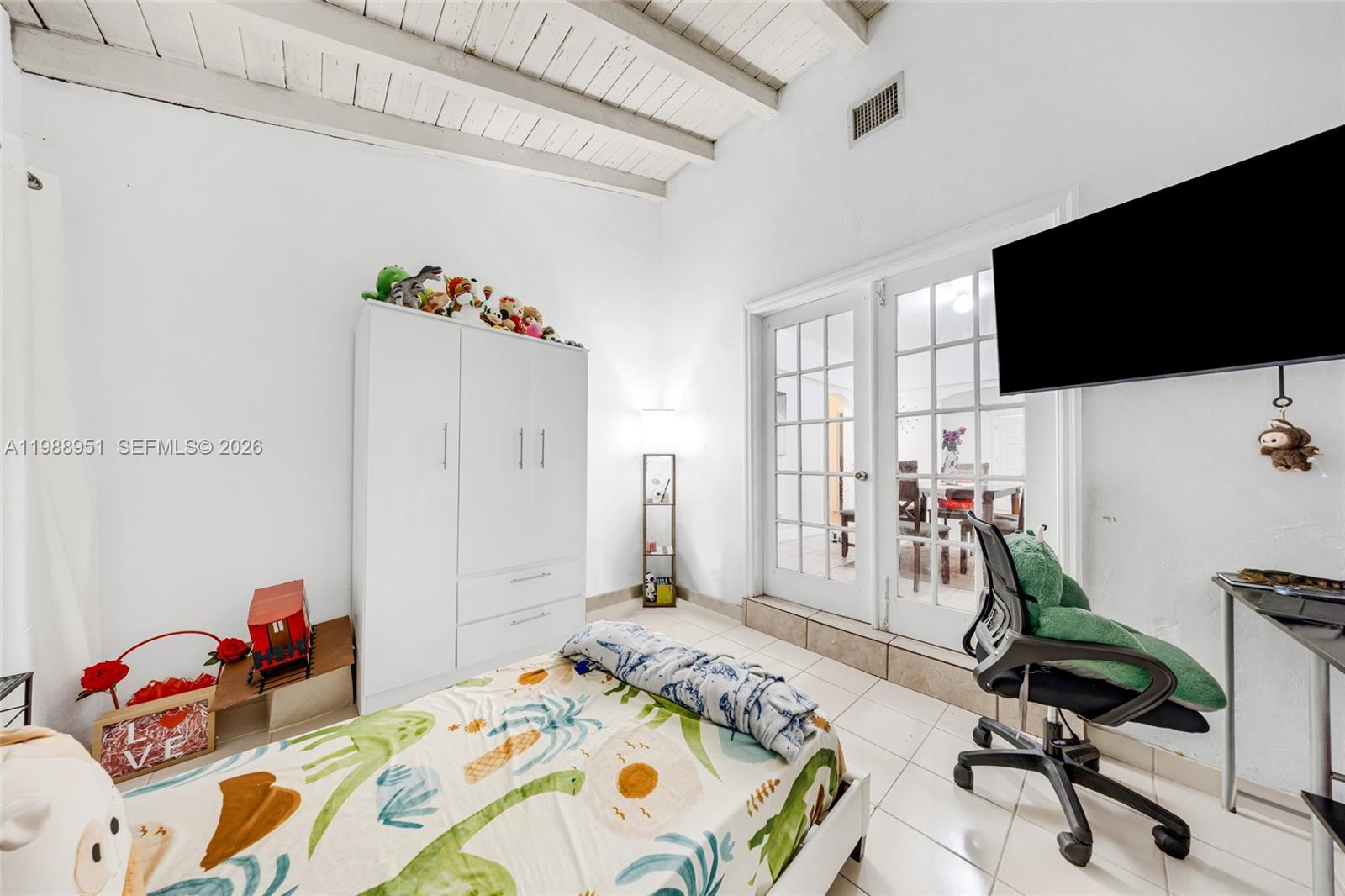 605 NW 34th Avenue