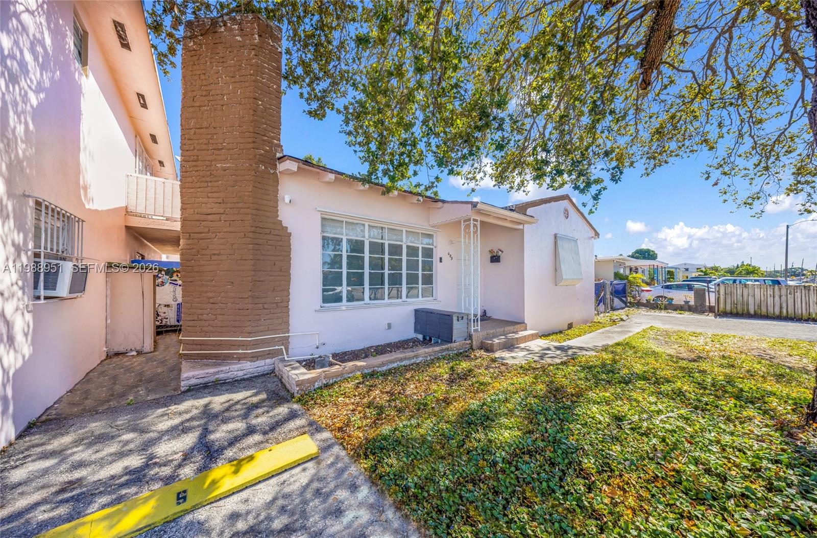 605 NW 34th Avenue