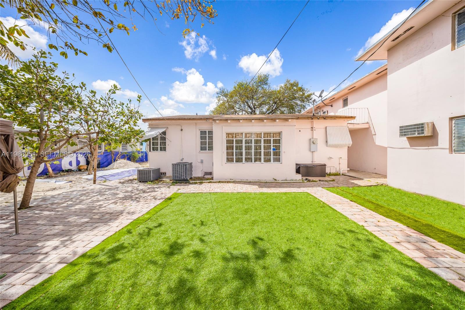 605 NW 34th Avenue