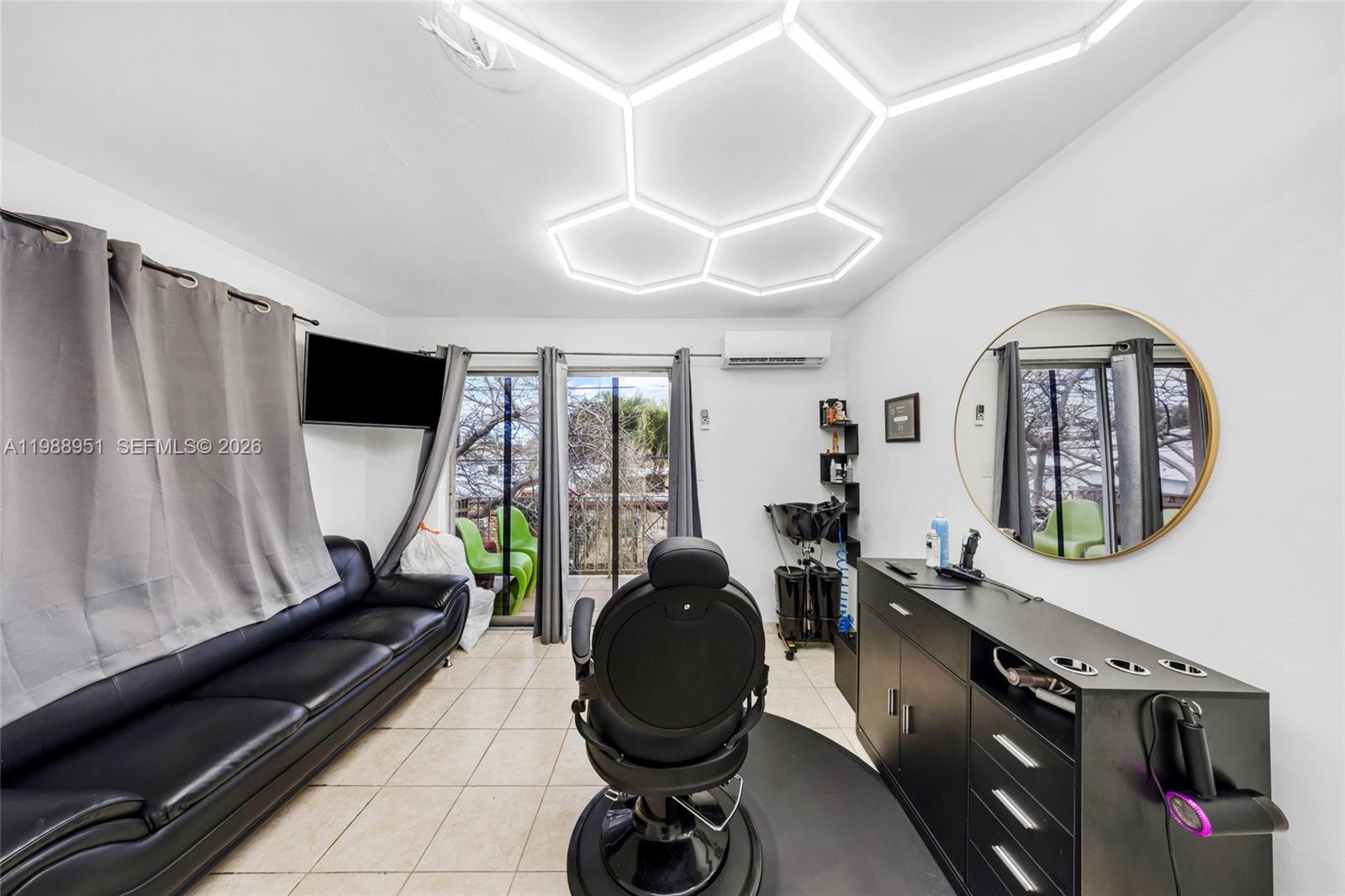 605 NW 34th Avenue