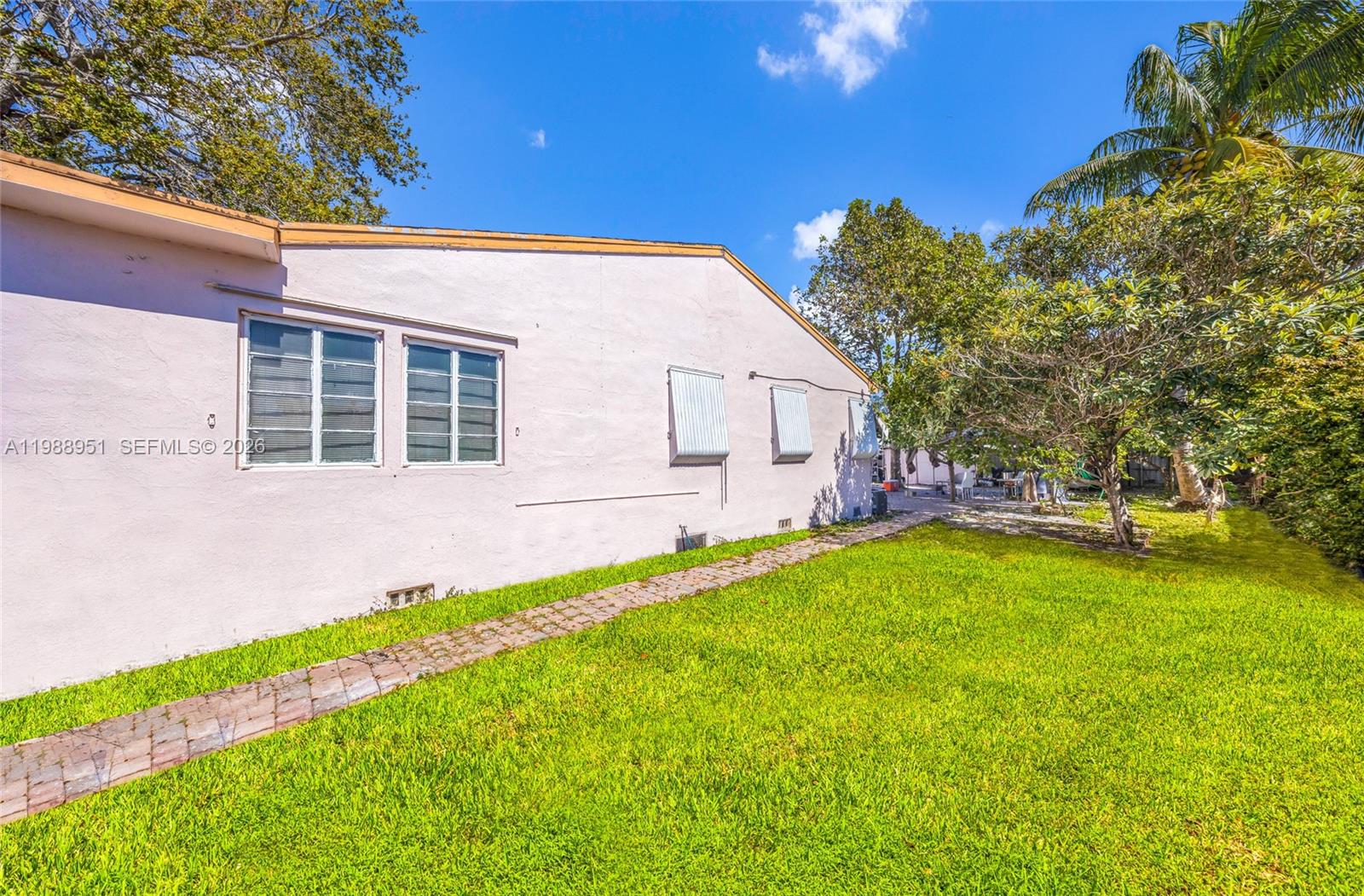 605 NW 34th Avenue