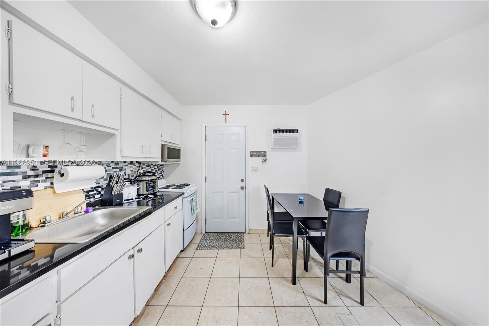 605 NW 34th Avenue