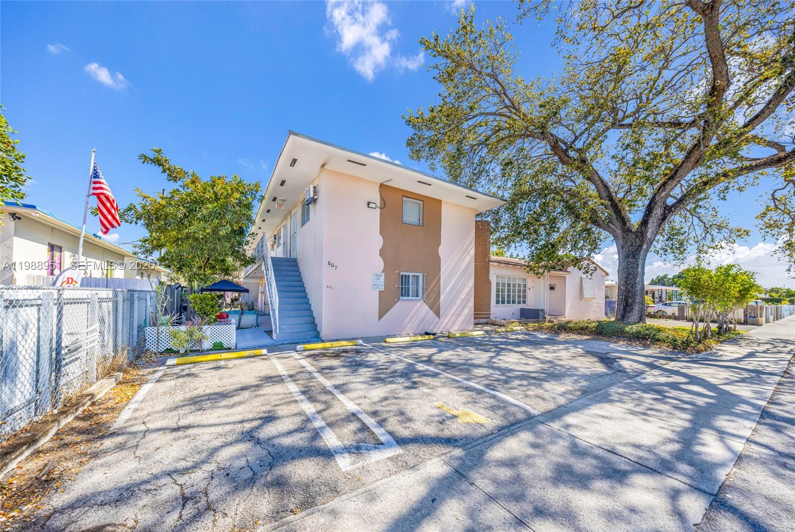 605 NW 34th Avenue