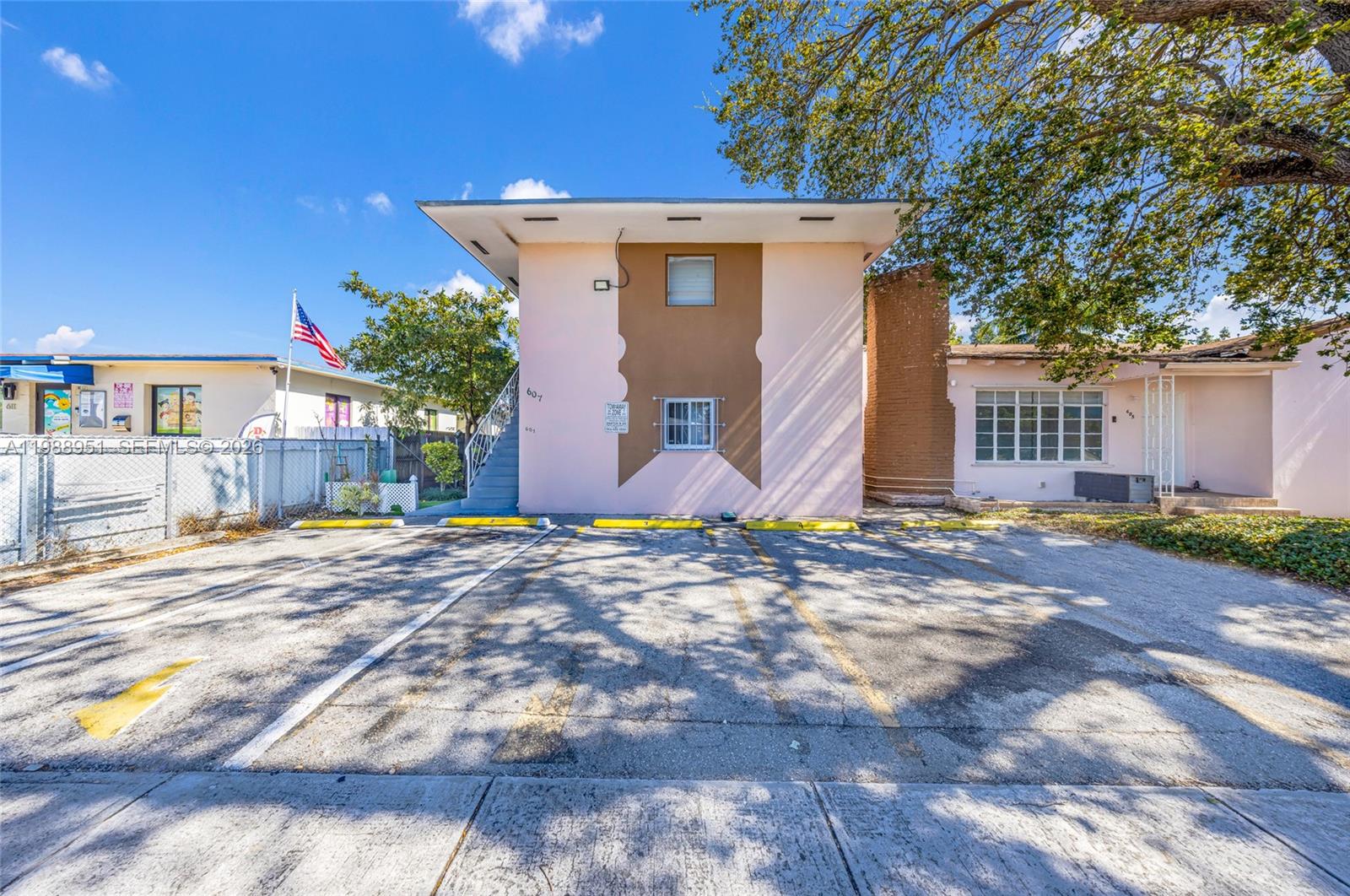 605 NW 34th Avenue