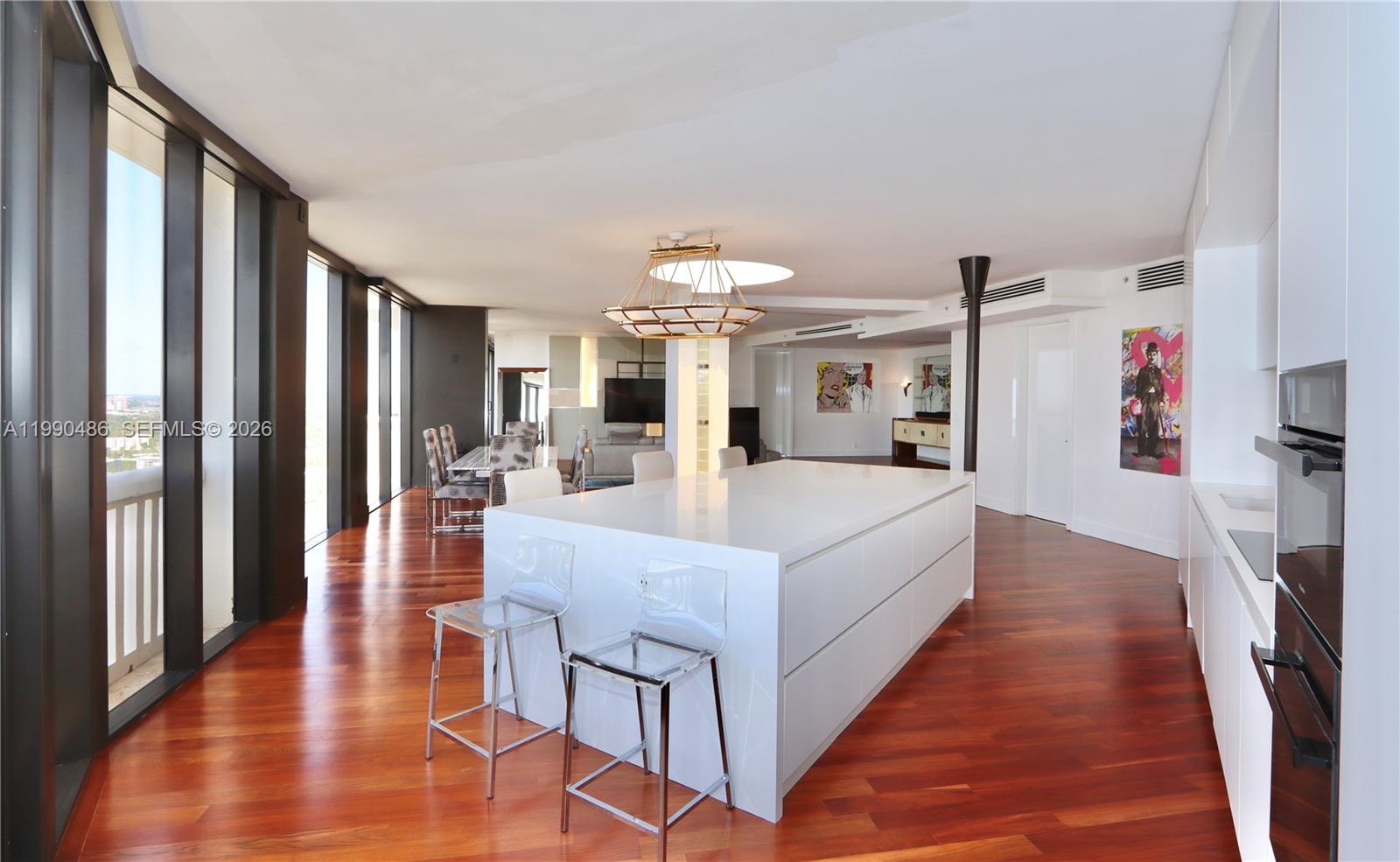1000 Island Boulevard
