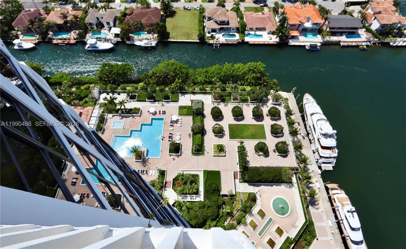1000 Island Boulevard