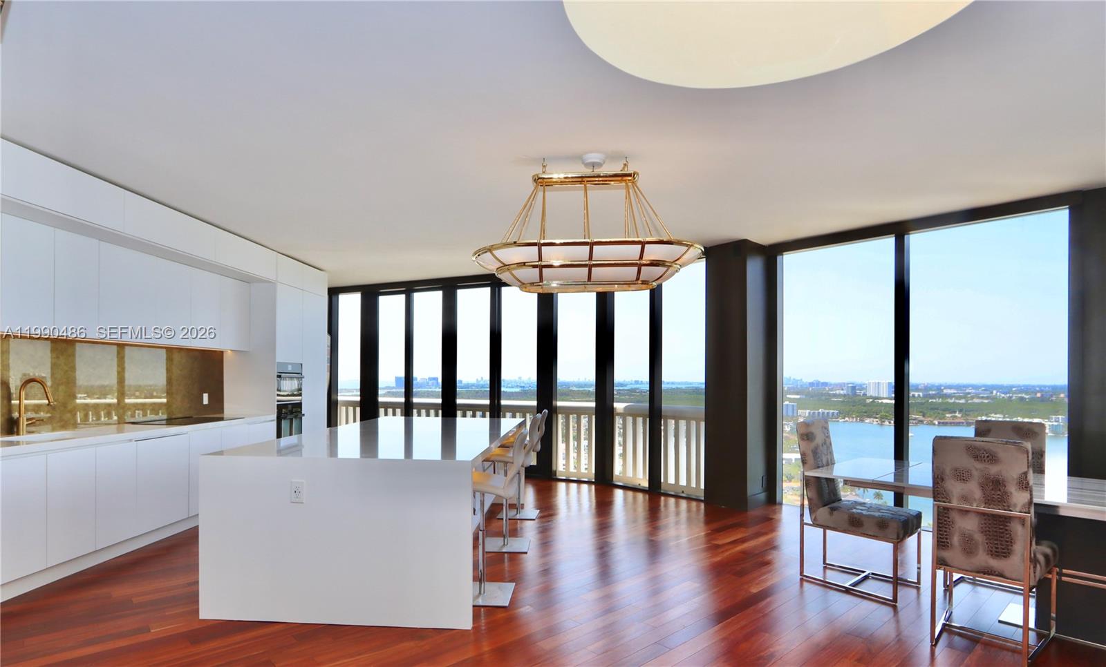 1000 Island Boulevard