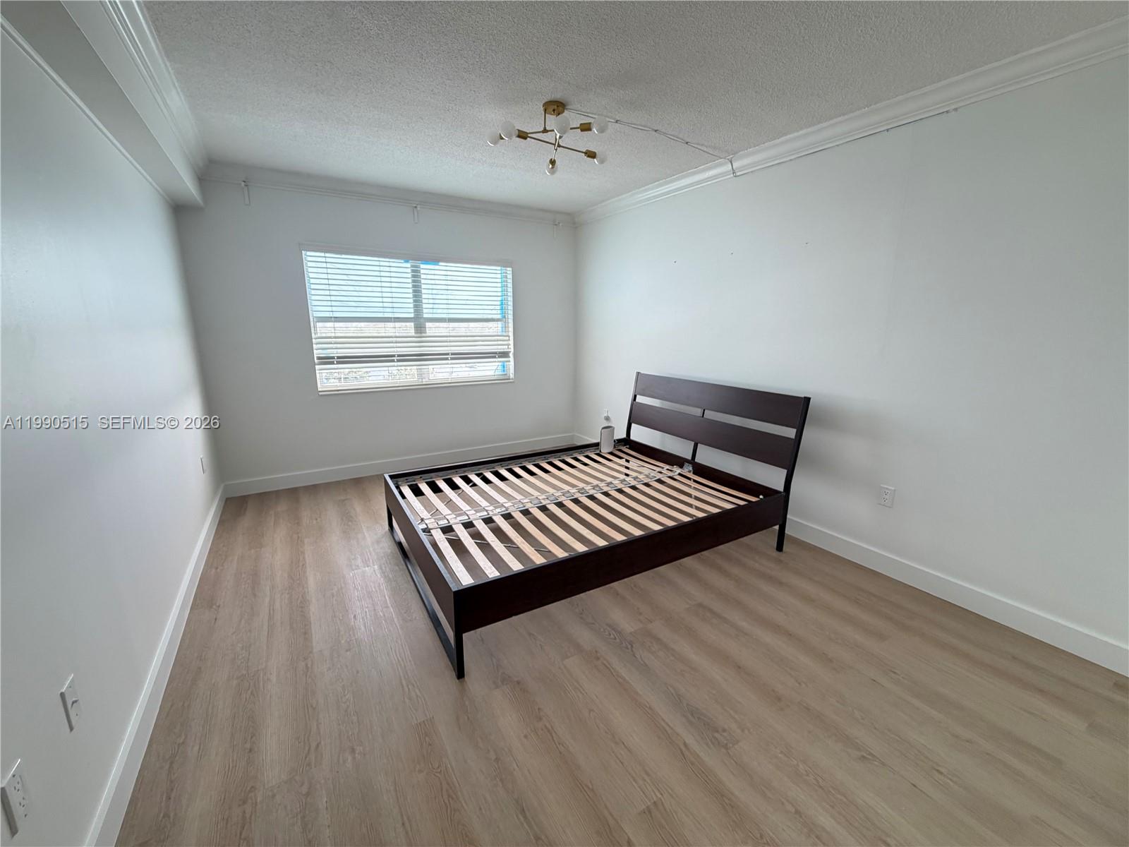 400 Kings Point Drive