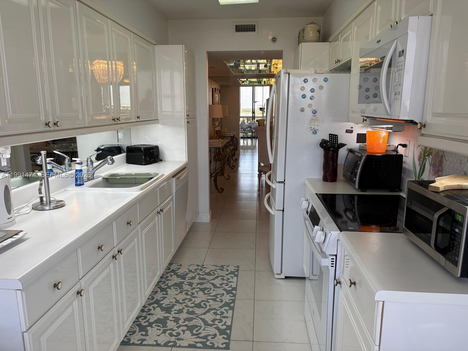 3600 Yacht Club Drive gallery image #10