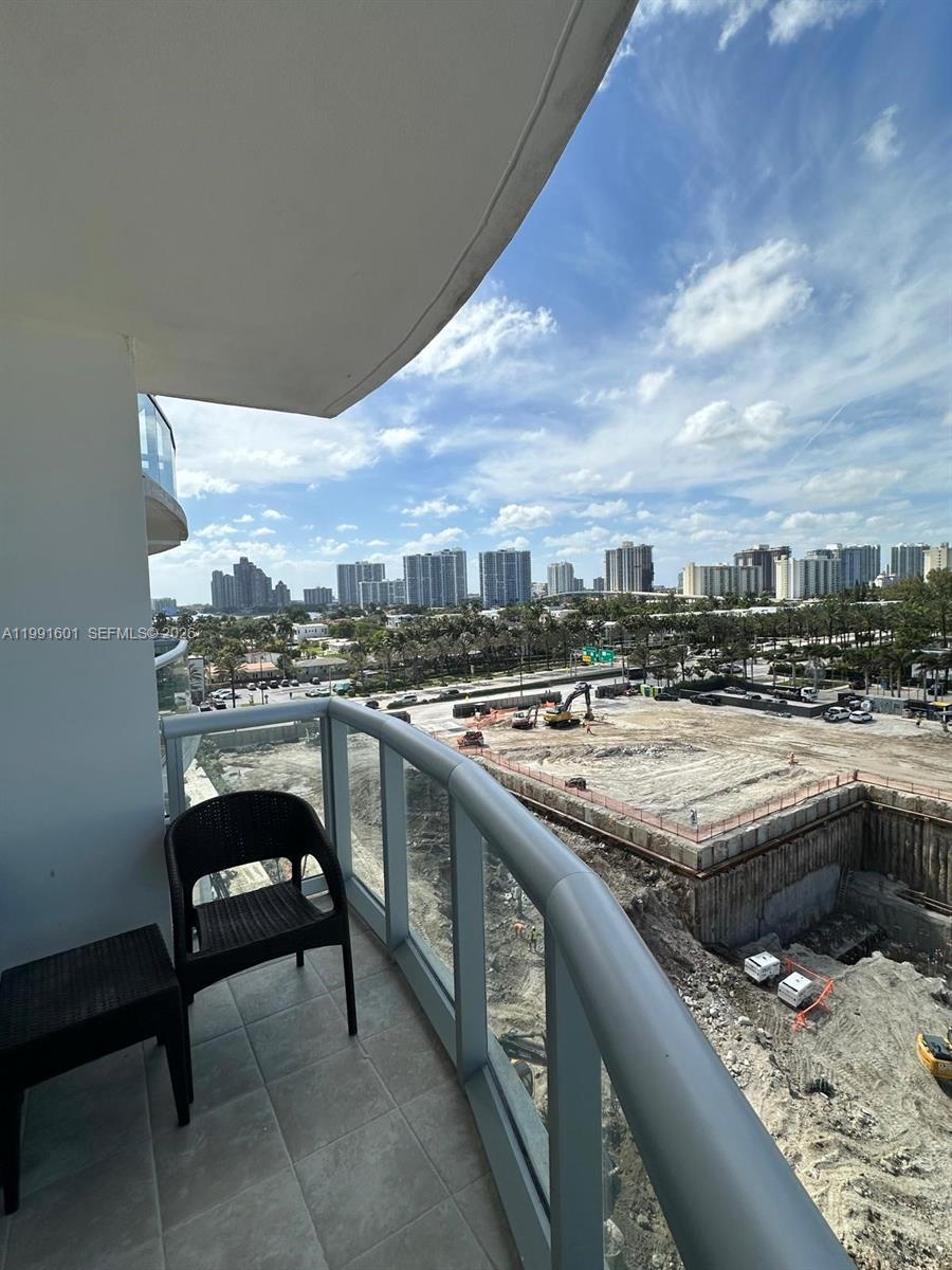 18683 Collins Avenue