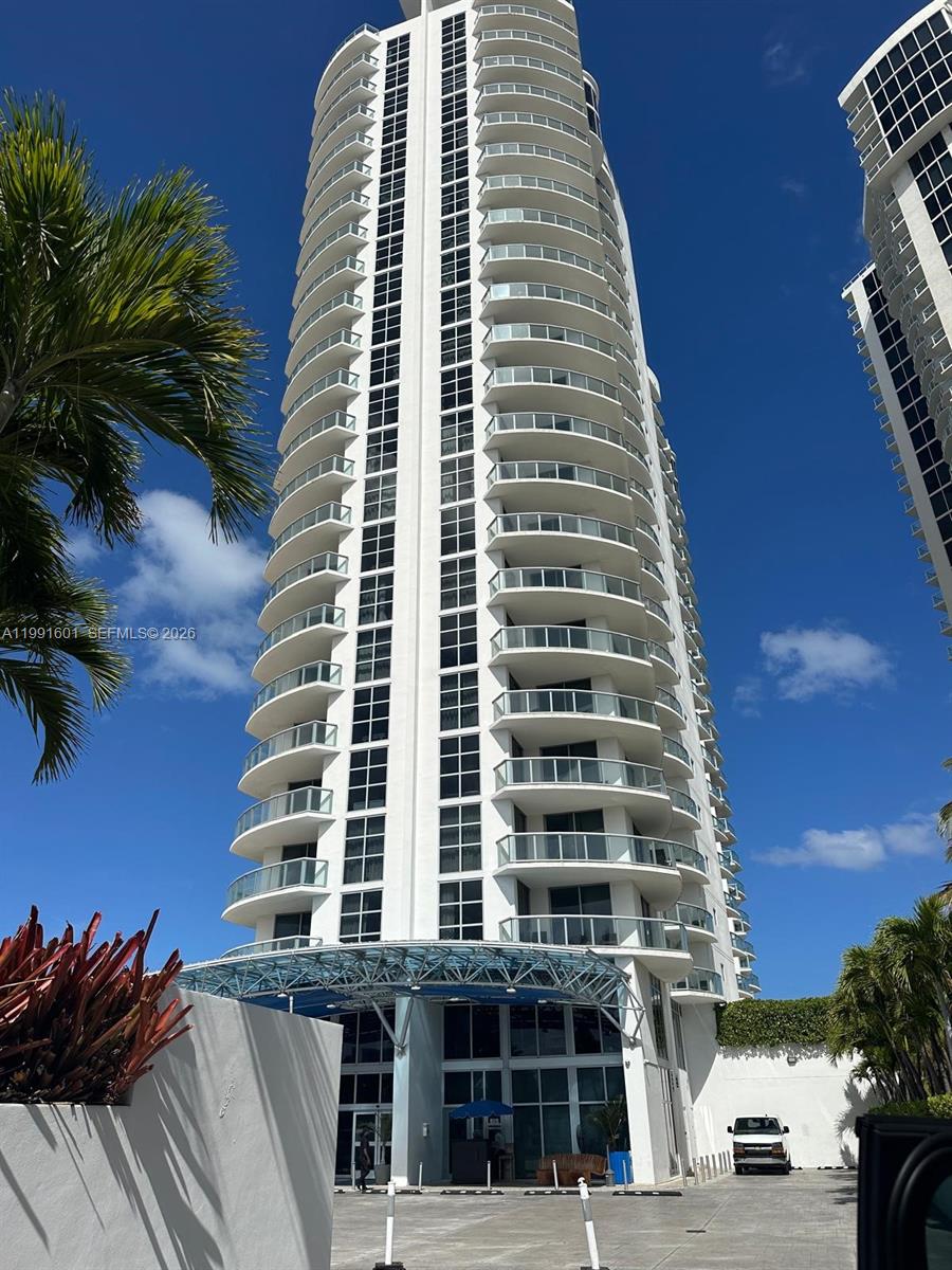 18683 Collins Avenue