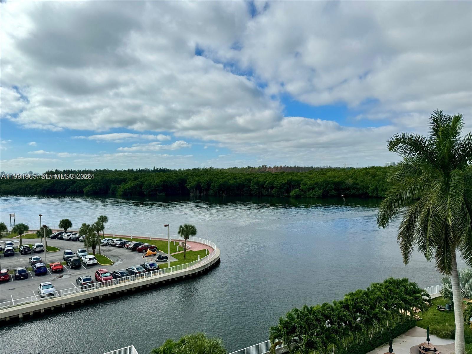 400 Kings Point Drive