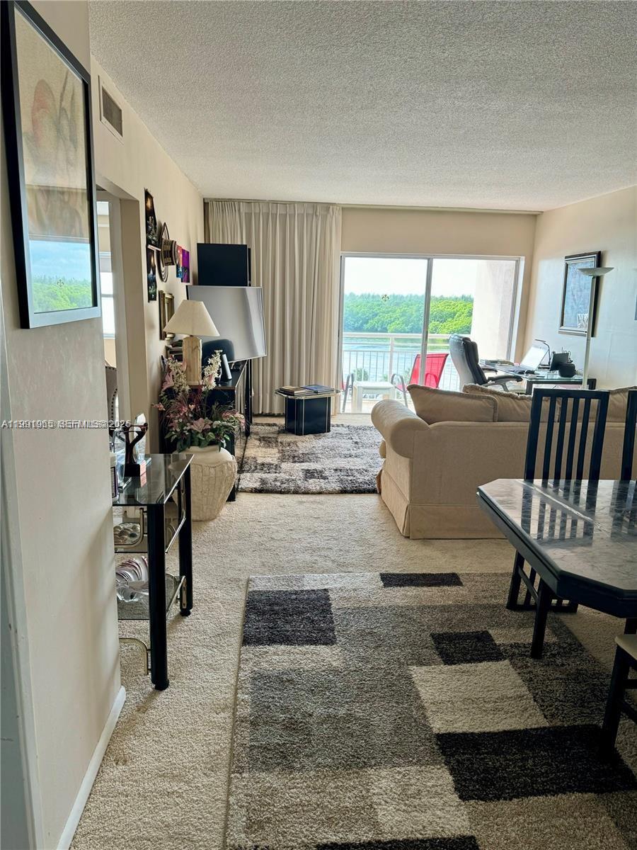 400 Kings Point Drive