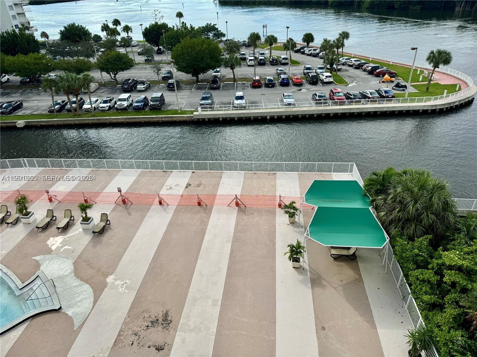 400 Kings Point Drive