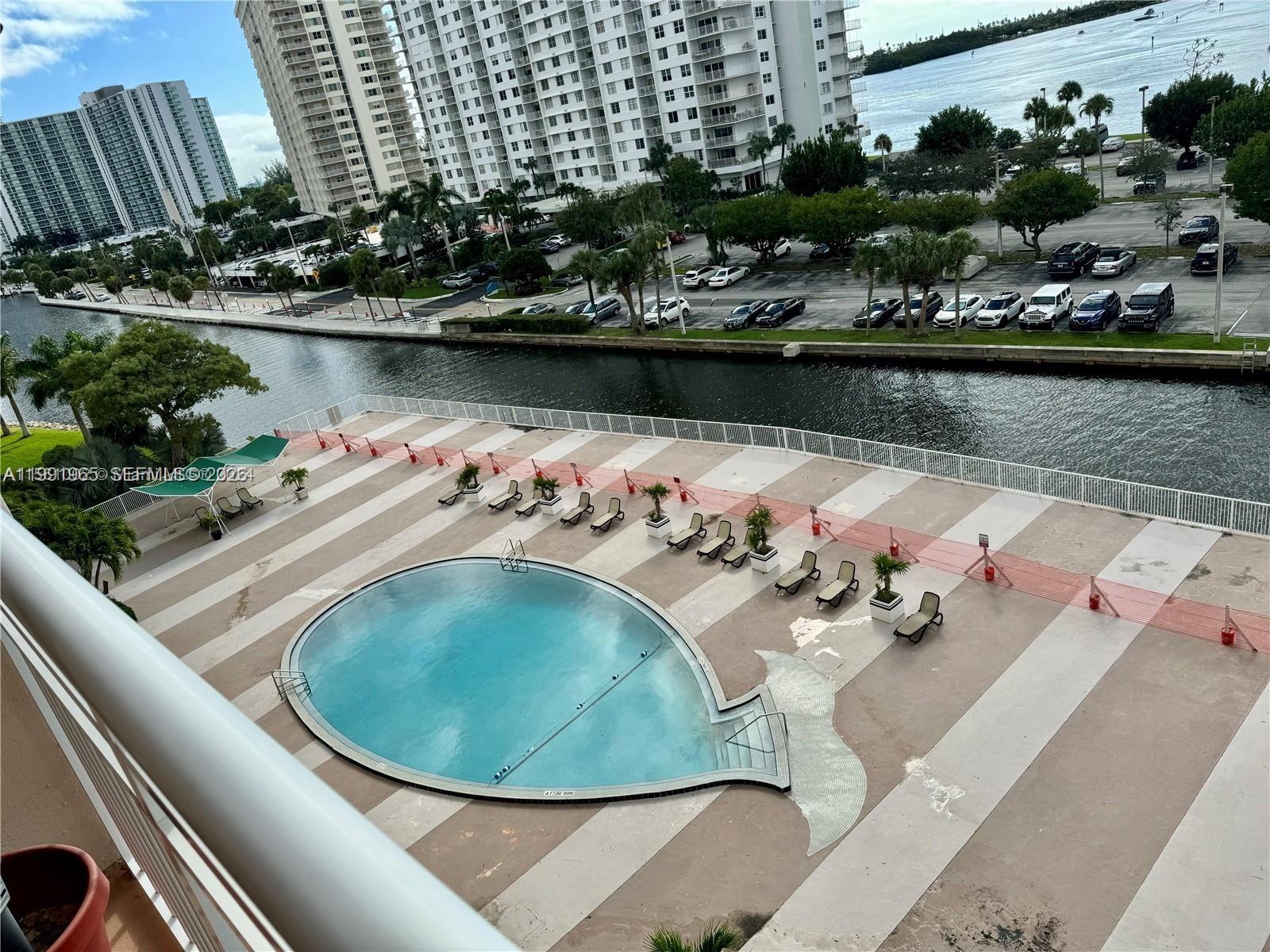 400 Kings Point Drive