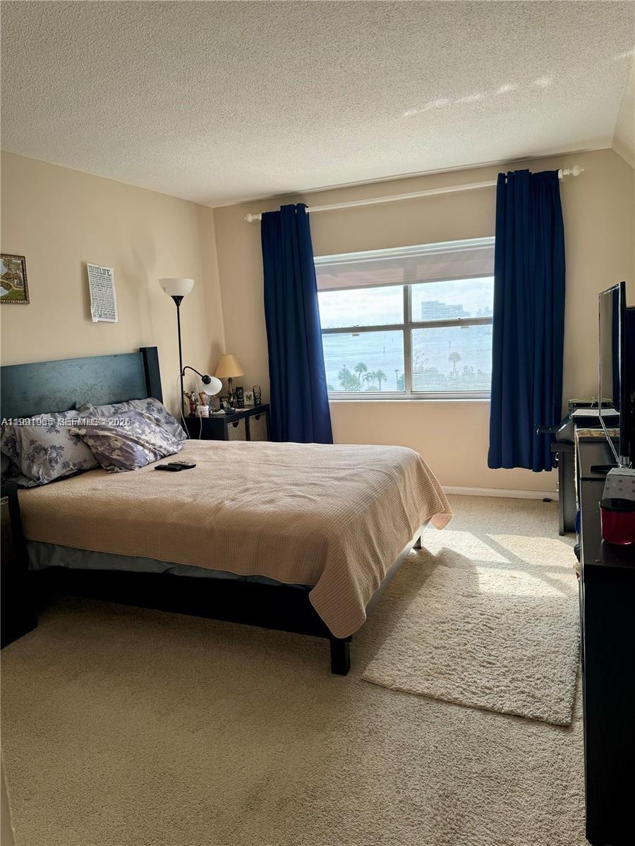 400 Kings Point Drive