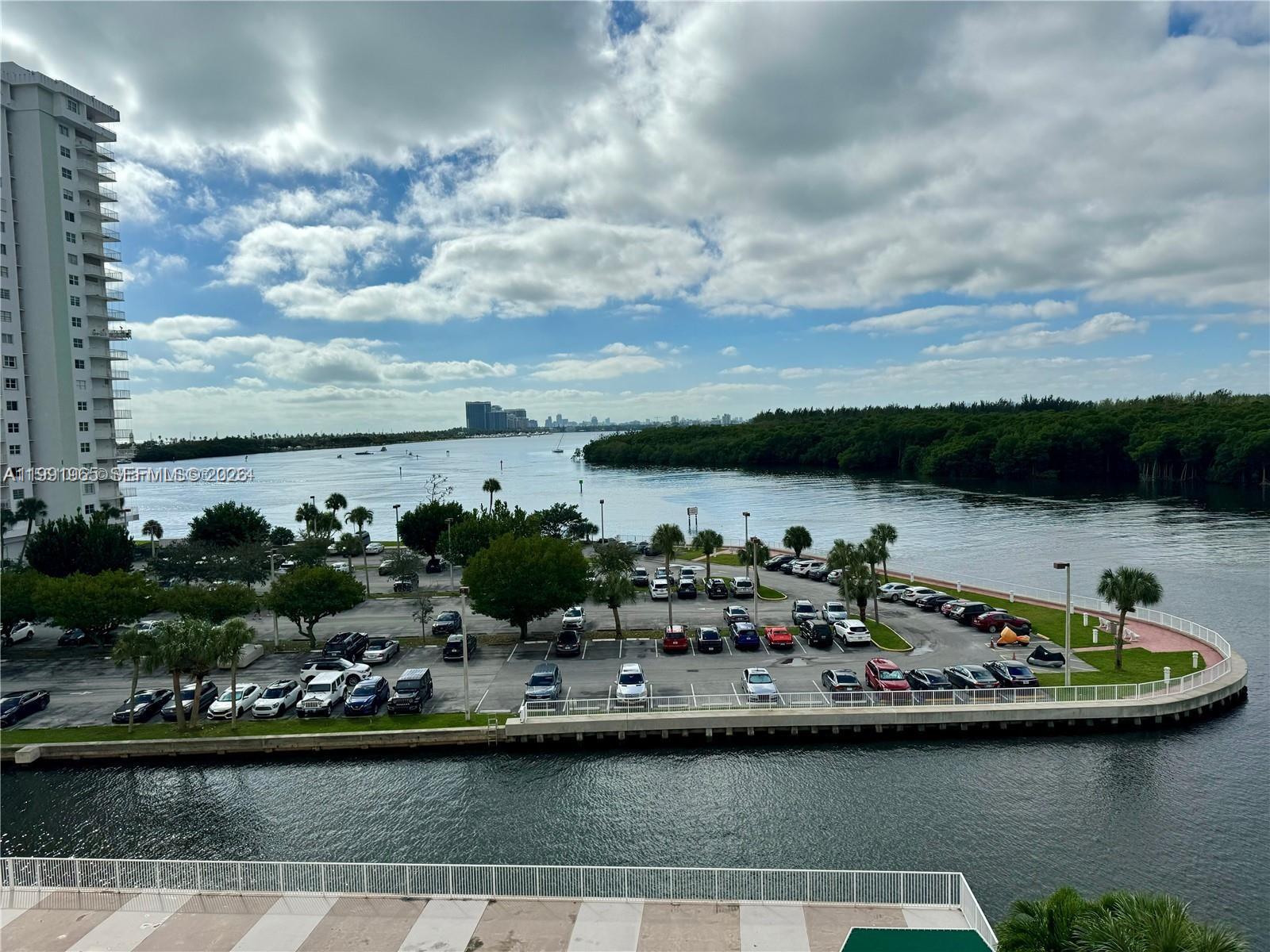 400 Kings Point Drive