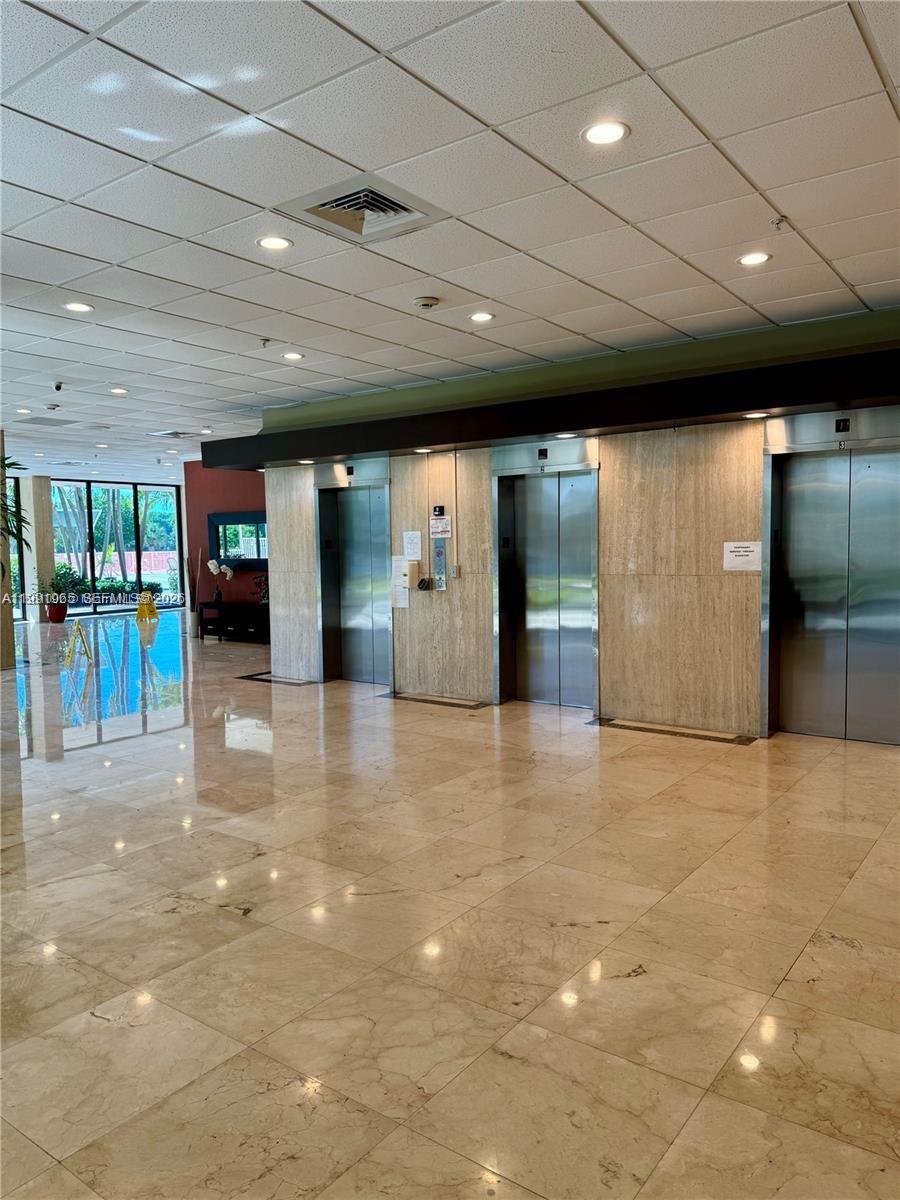 400 Kings Point Drive