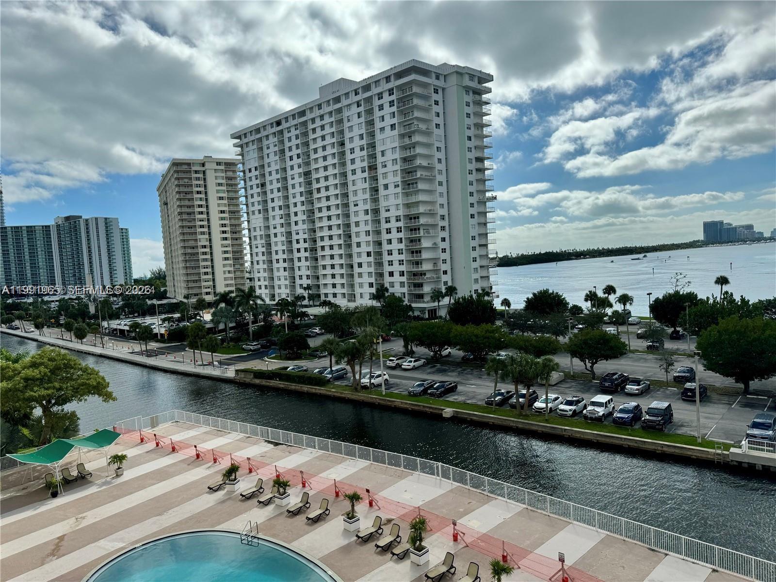 400 Kings Point Drive
