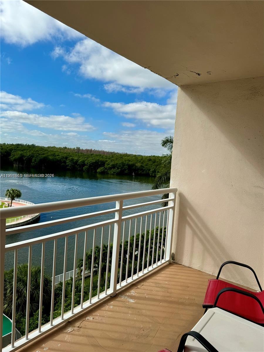 400 Kings Point Drive