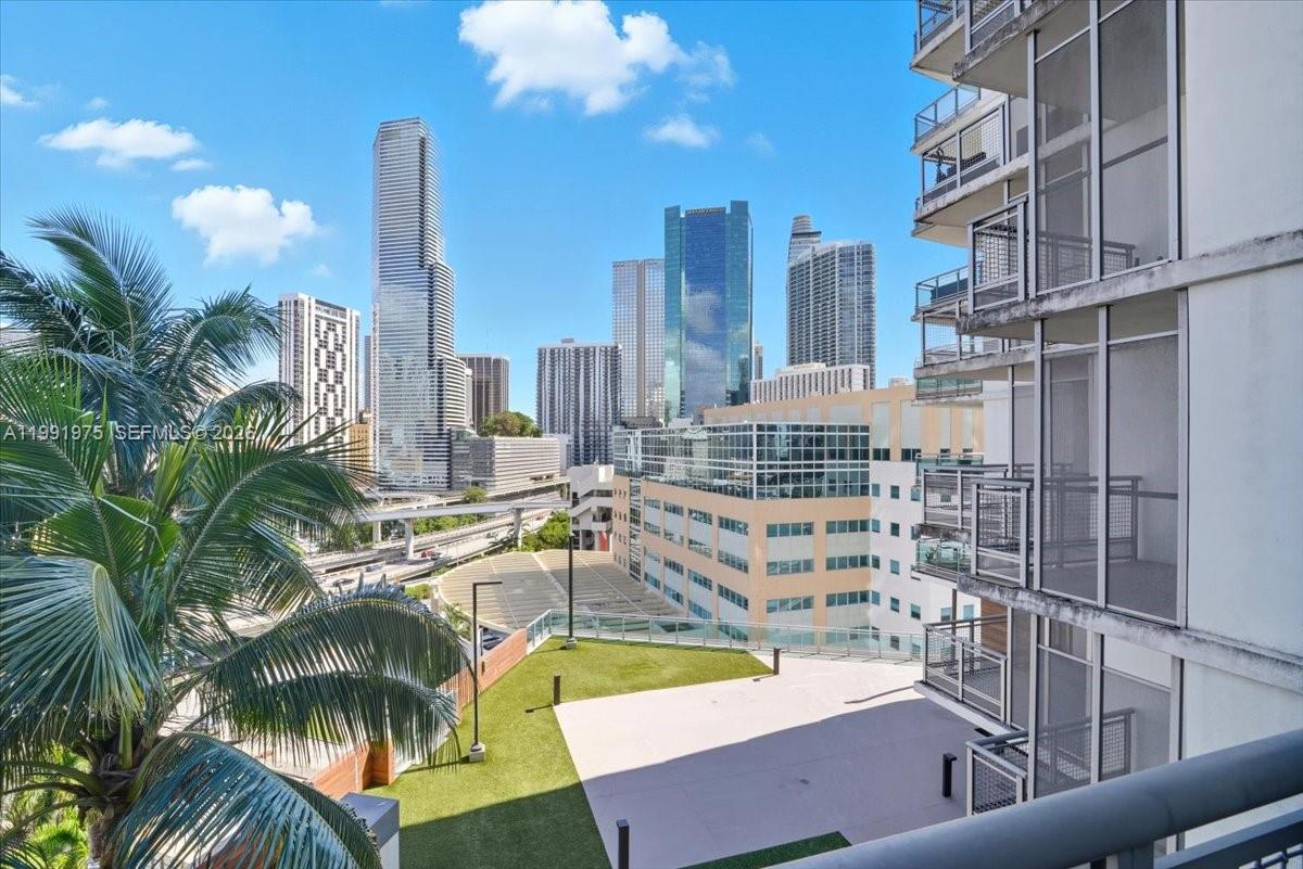 350 S Miami Avenue