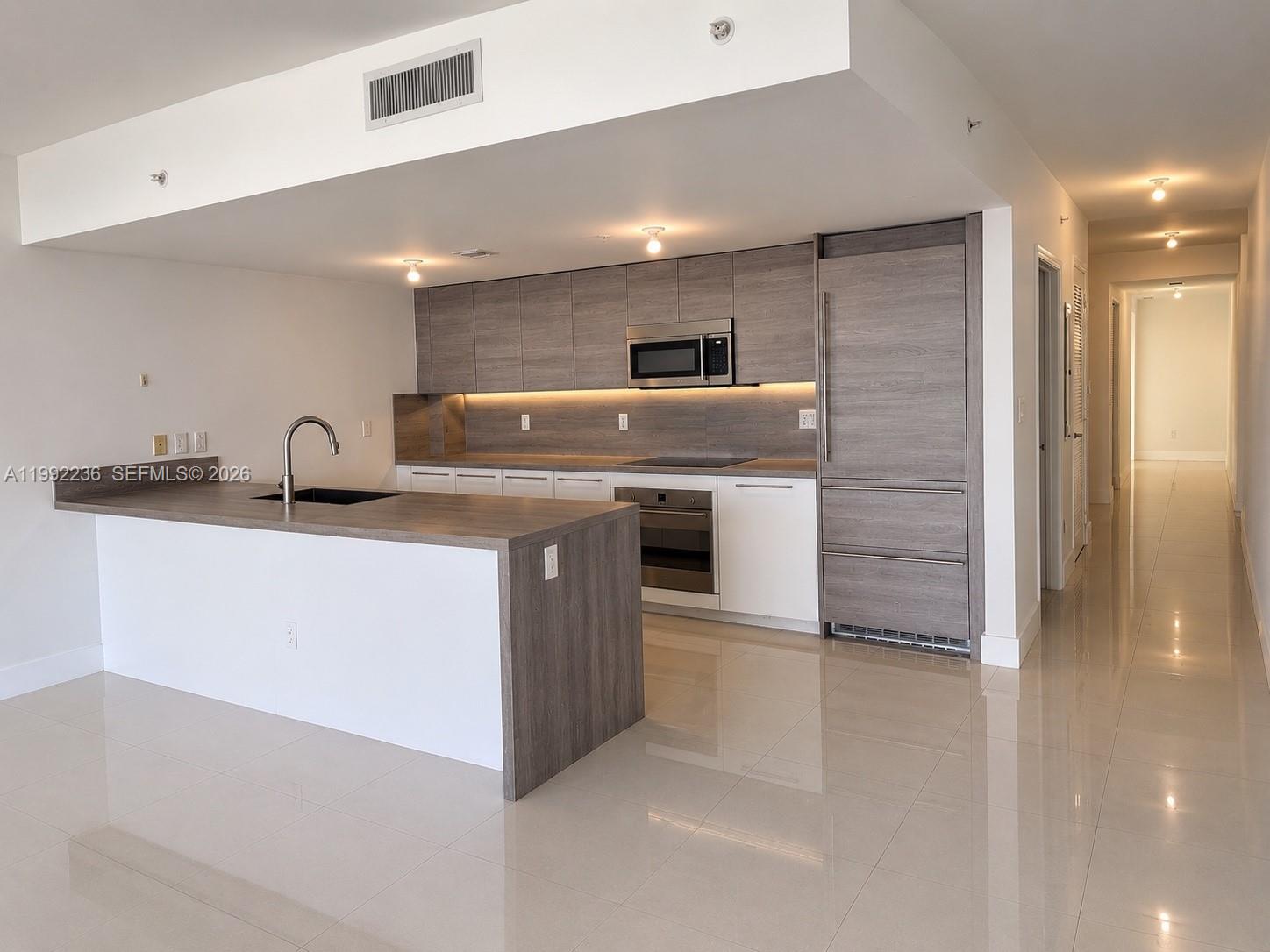 400 Sunny Isles Boulevard