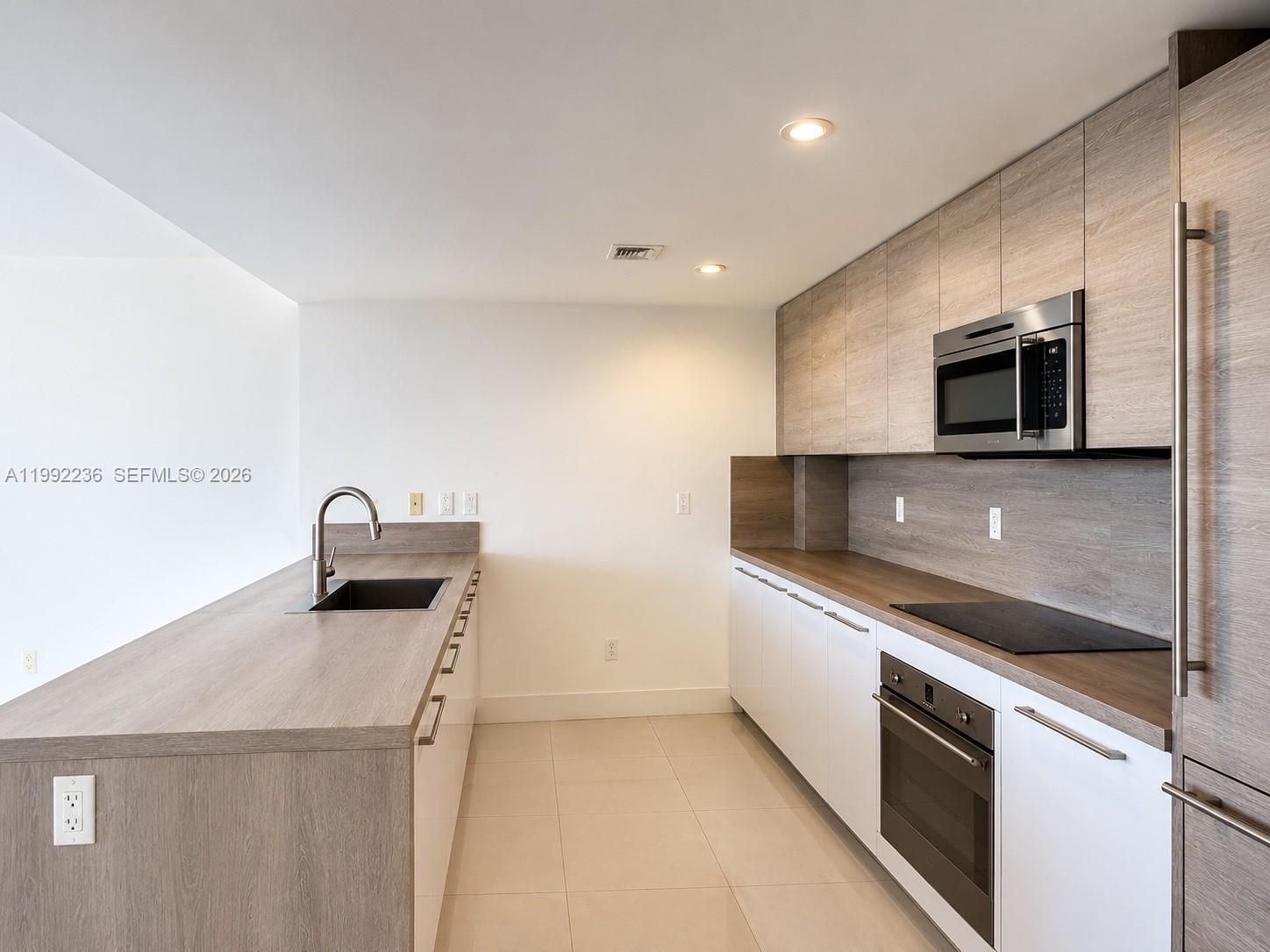 400 Sunny Isles Boulevard