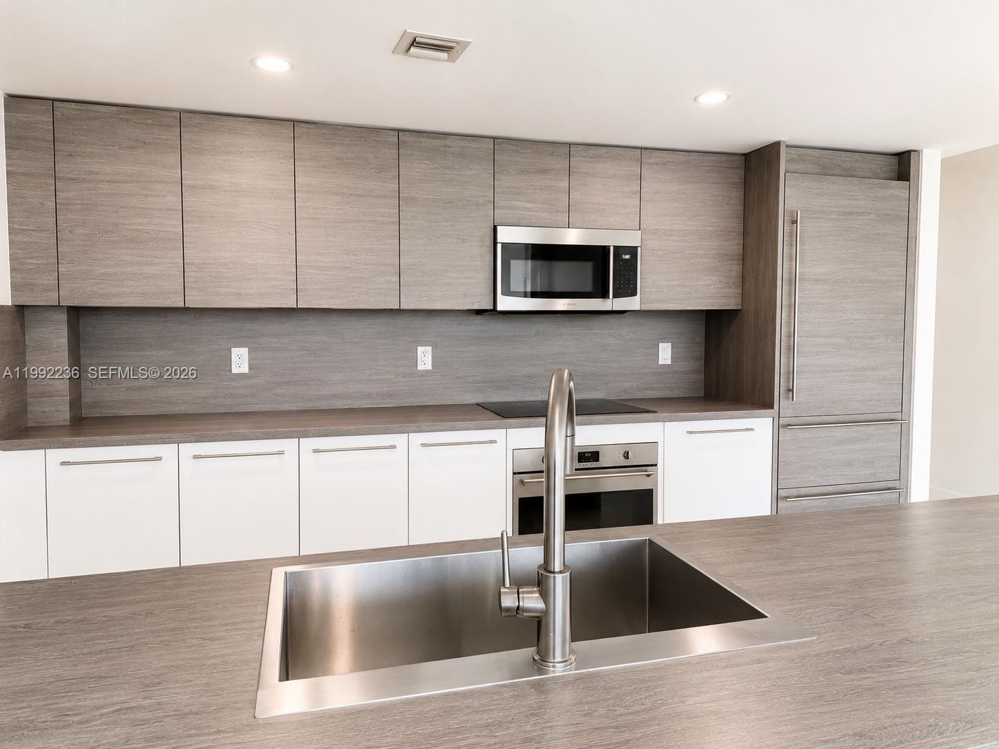 400 Sunny Isles Boulevard