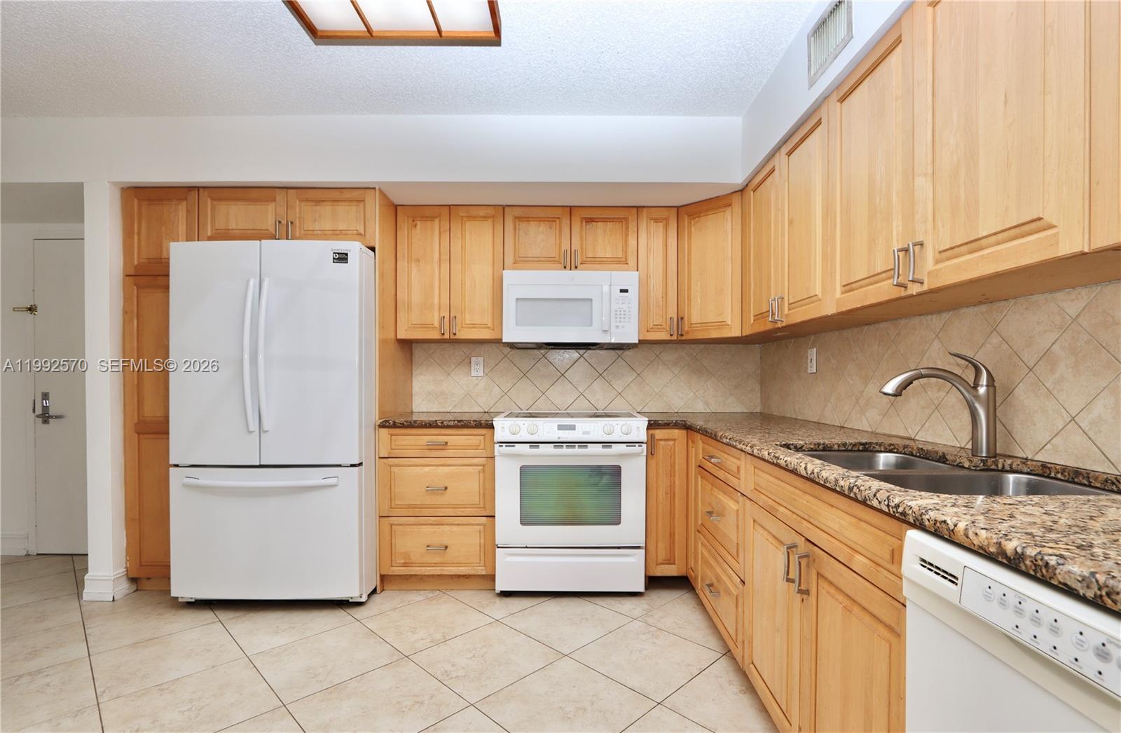 3500 Mystic Pointe Drive
