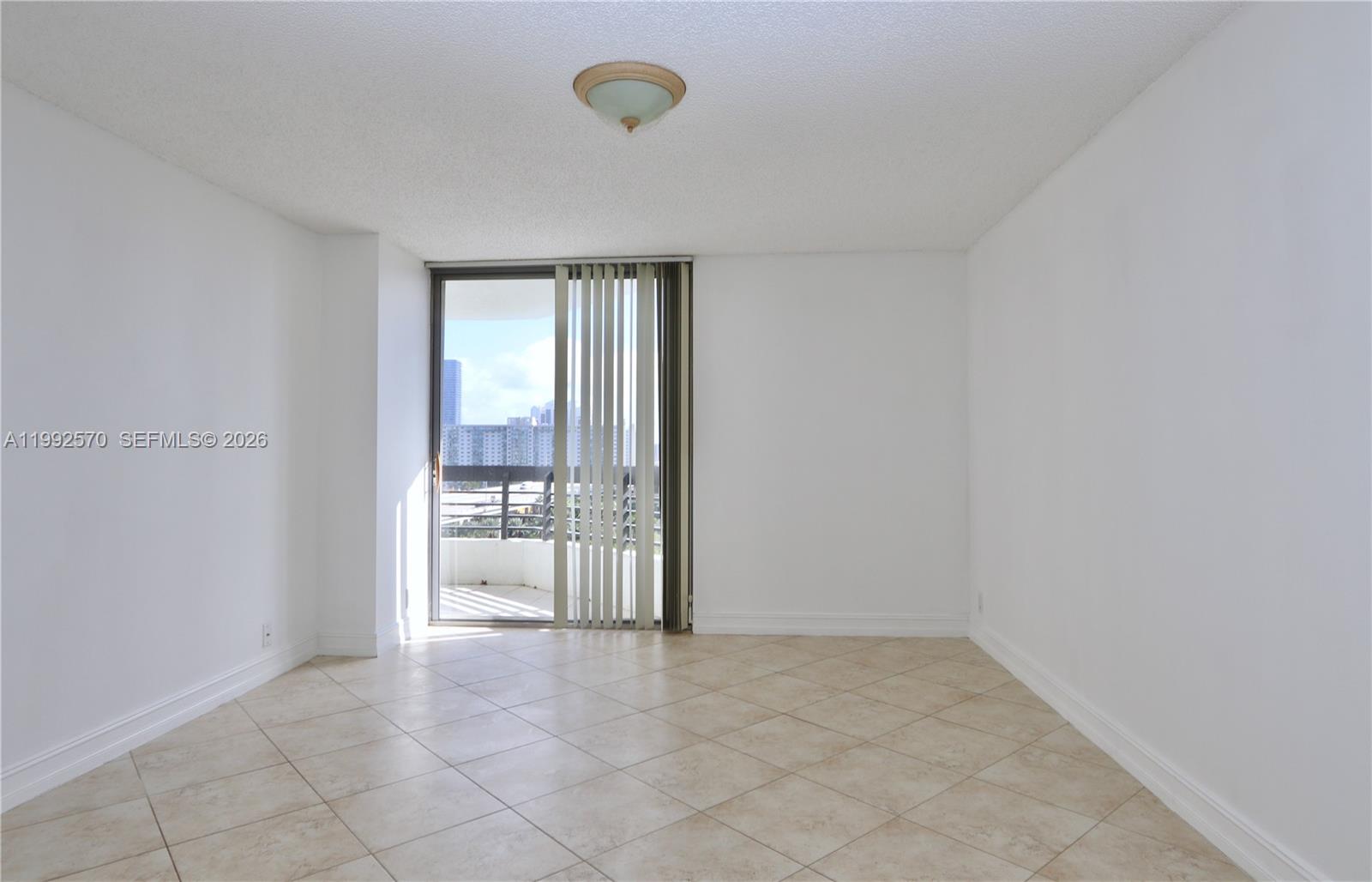 3500 Mystic Pointe Drive
