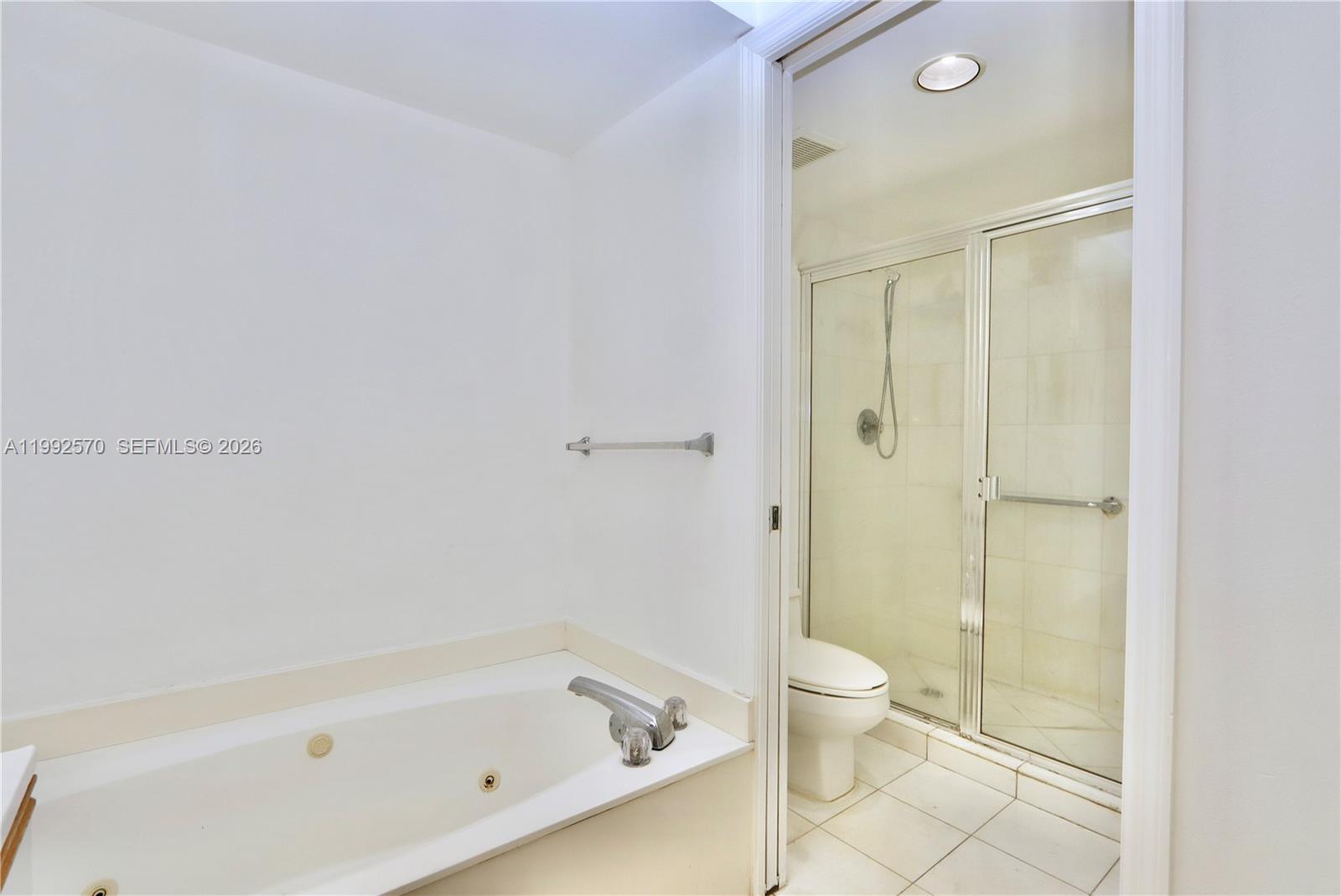 3500 Mystic Pointe Drive