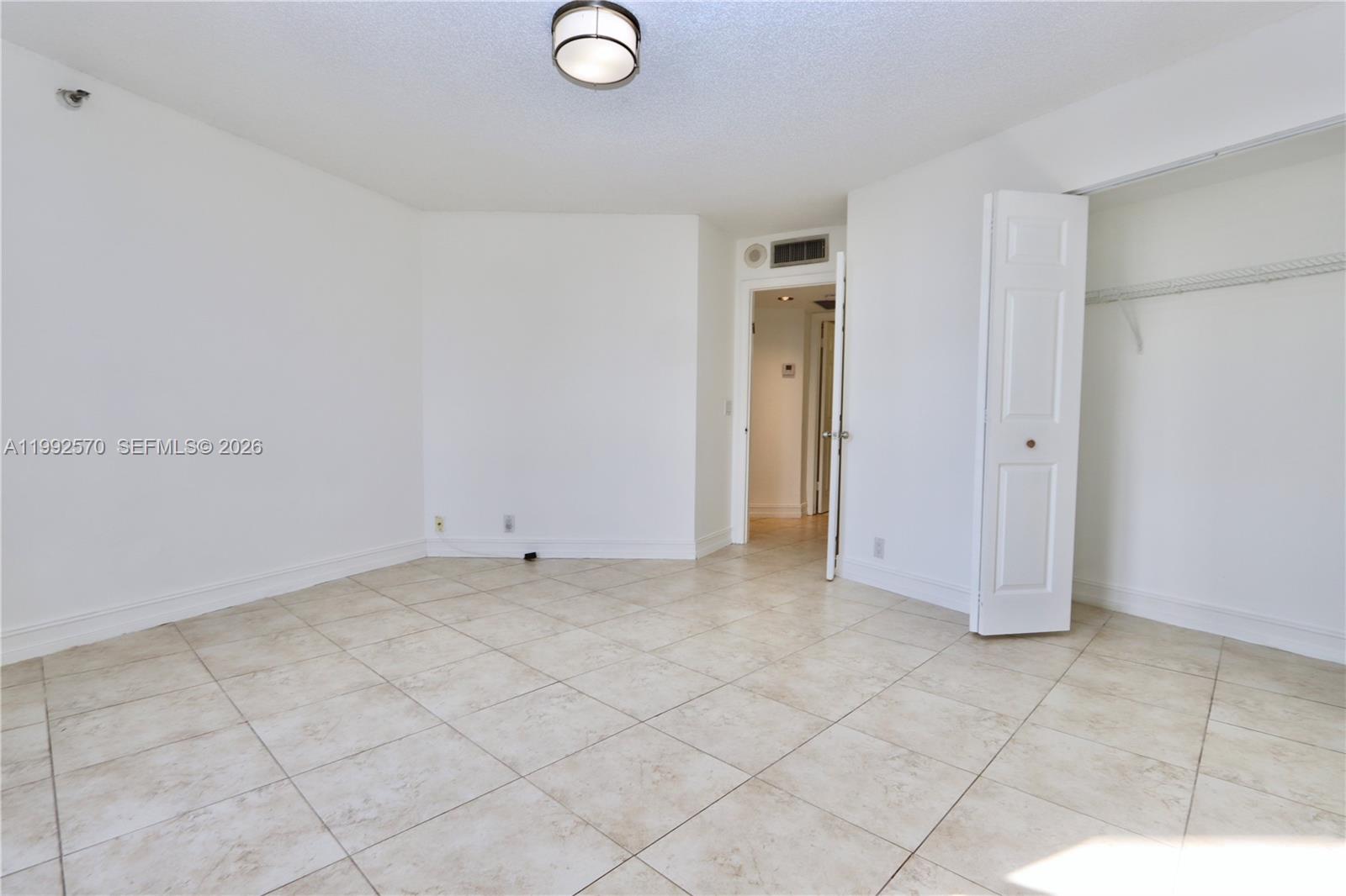 3500 Mystic Pointe Drive