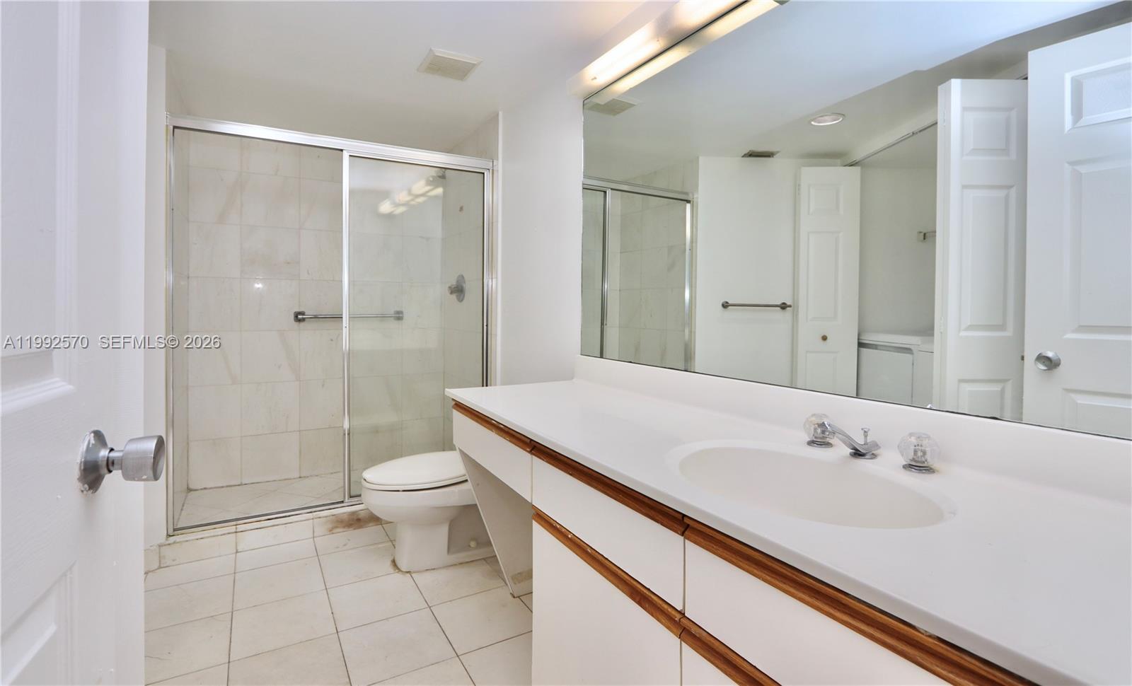 3500 Mystic Pointe Drive