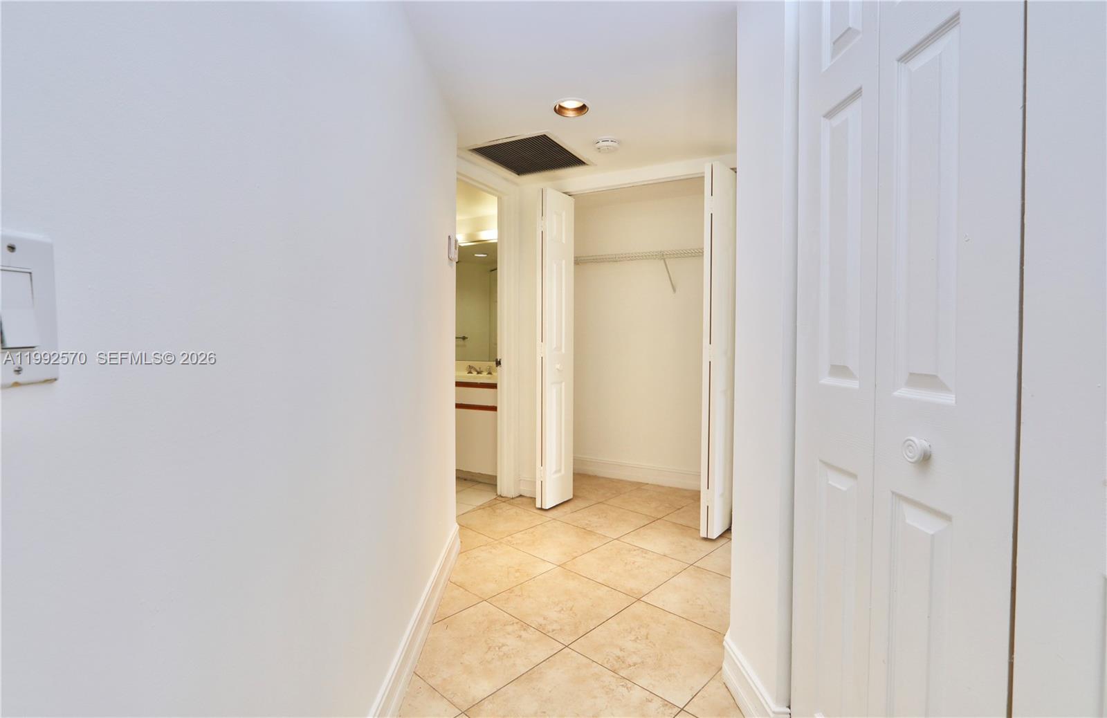 3500 Mystic Pointe Drive