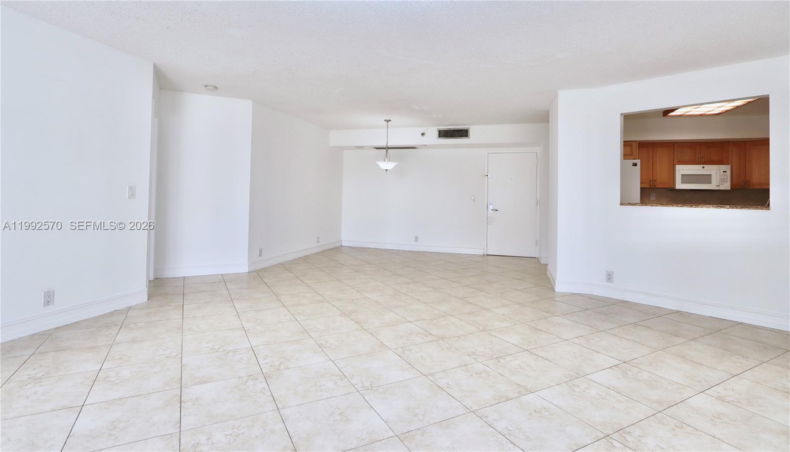3500 Mystic Pointe Drive
