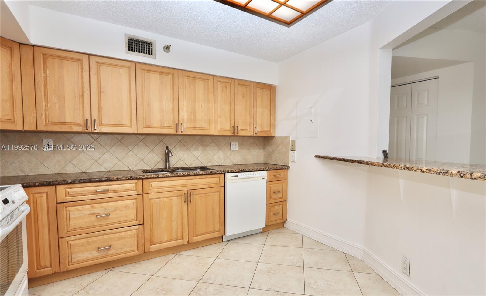 3500 Mystic Pointe Drive