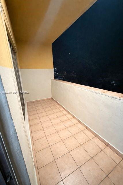 1555 W 44th Place