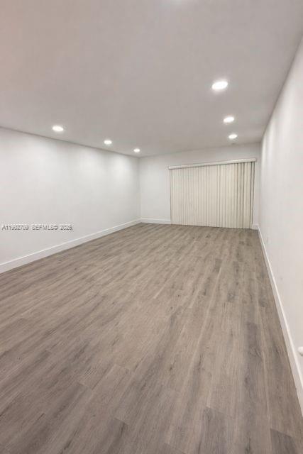 1555 W 44th Place