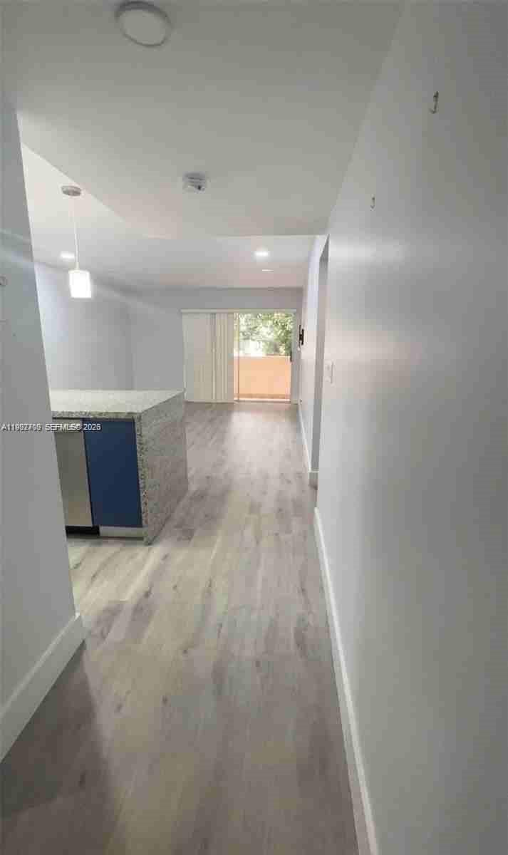 1555 W 44th Place
