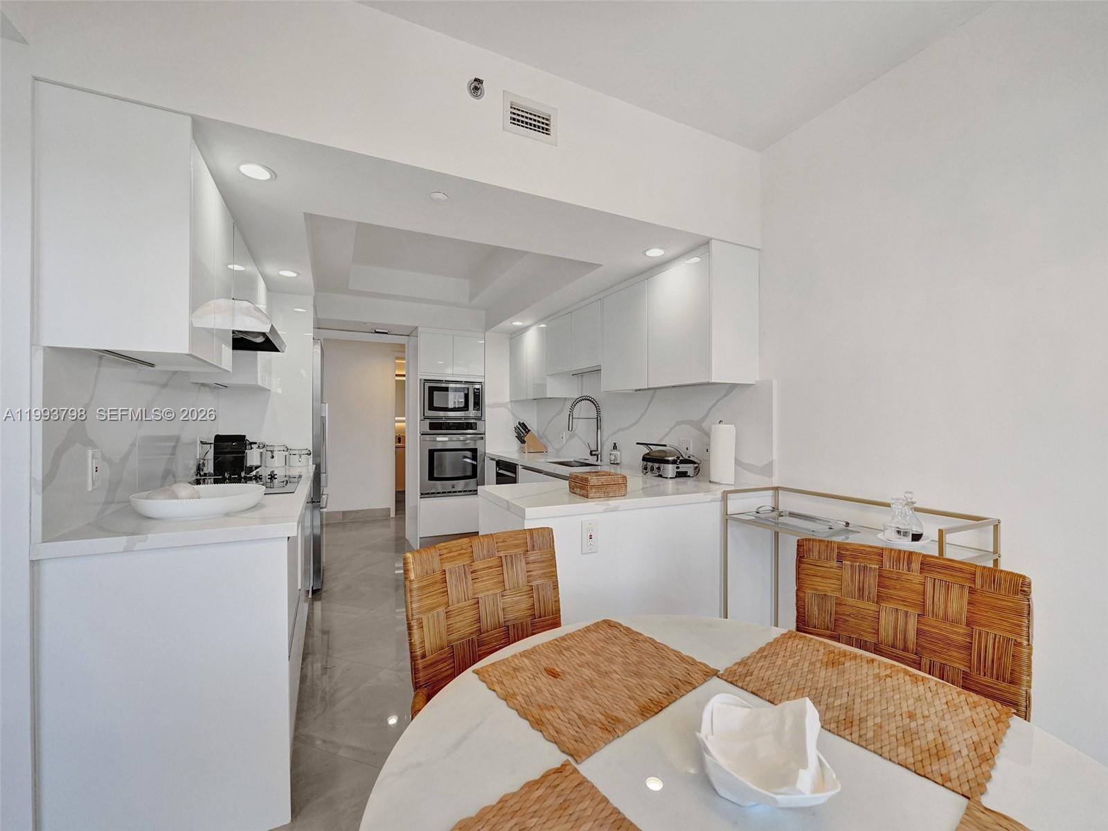 7000 Island Boulevard