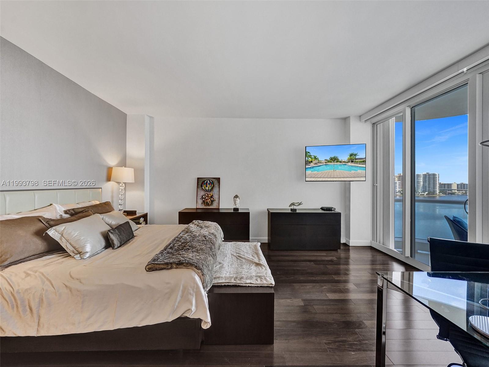 7000 Island Boulevard
