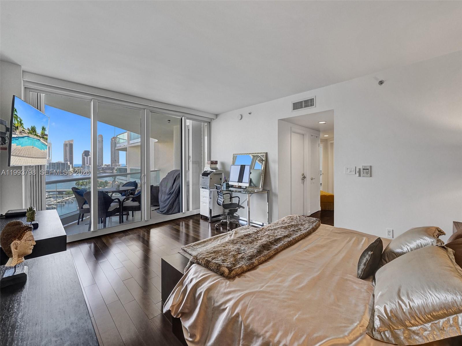 7000 Island Boulevard