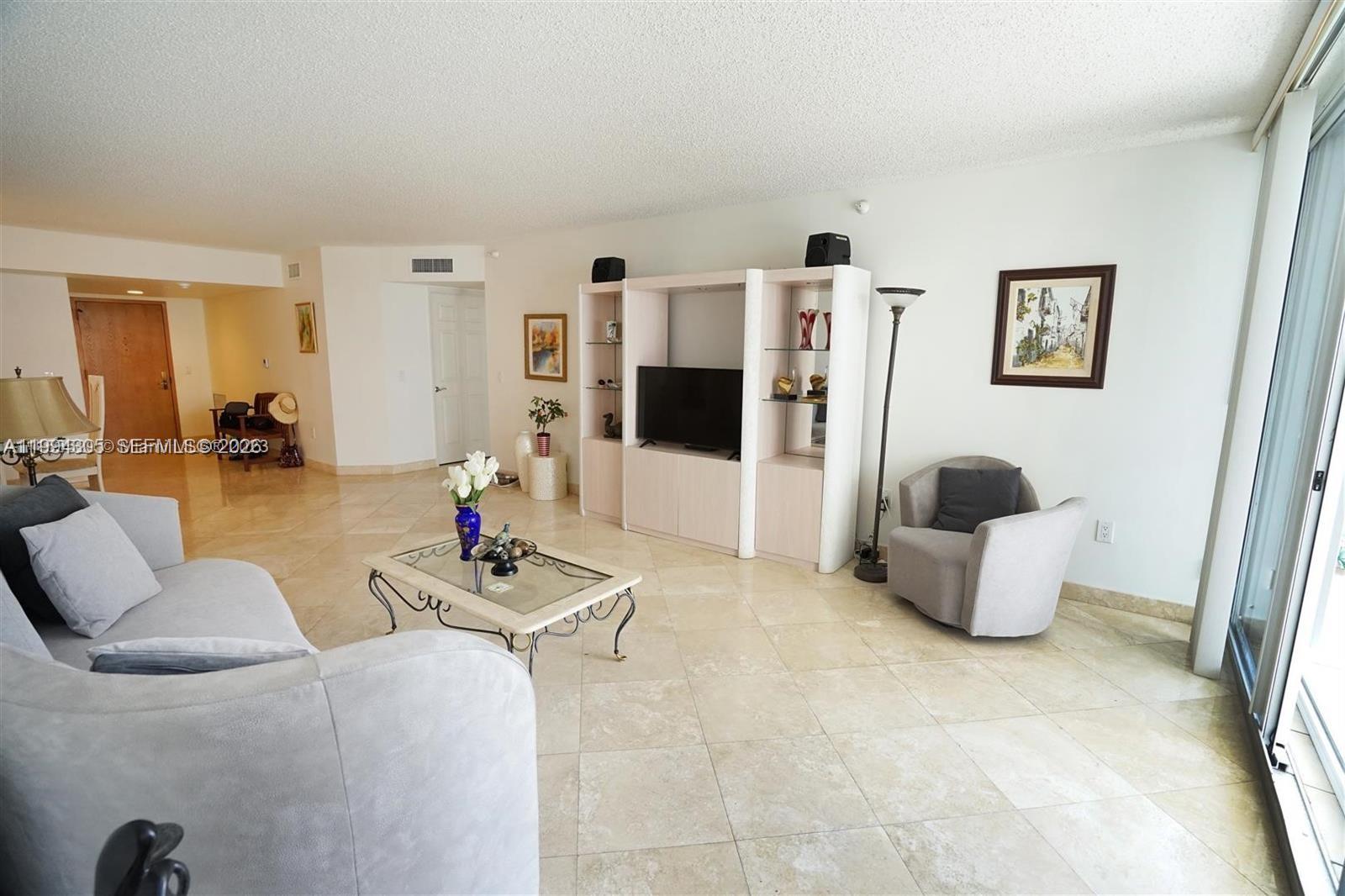 16711 Collins Avenue