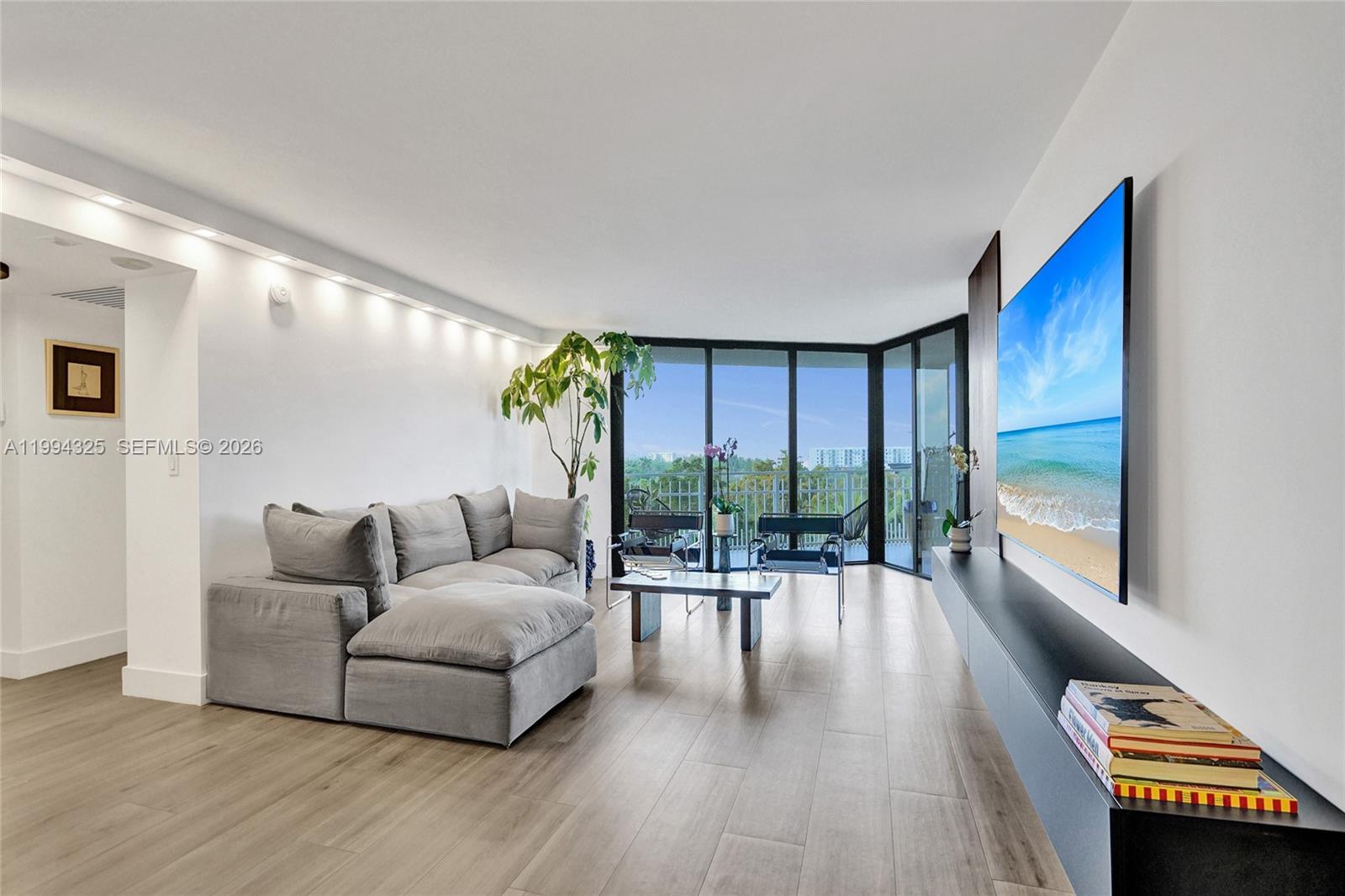 1000 Quayside Terrace