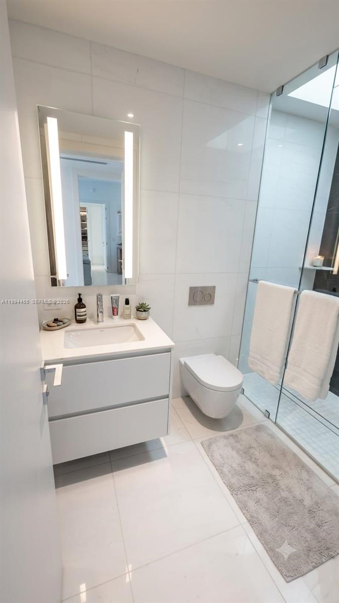 300 Biscayne Boulevard Way