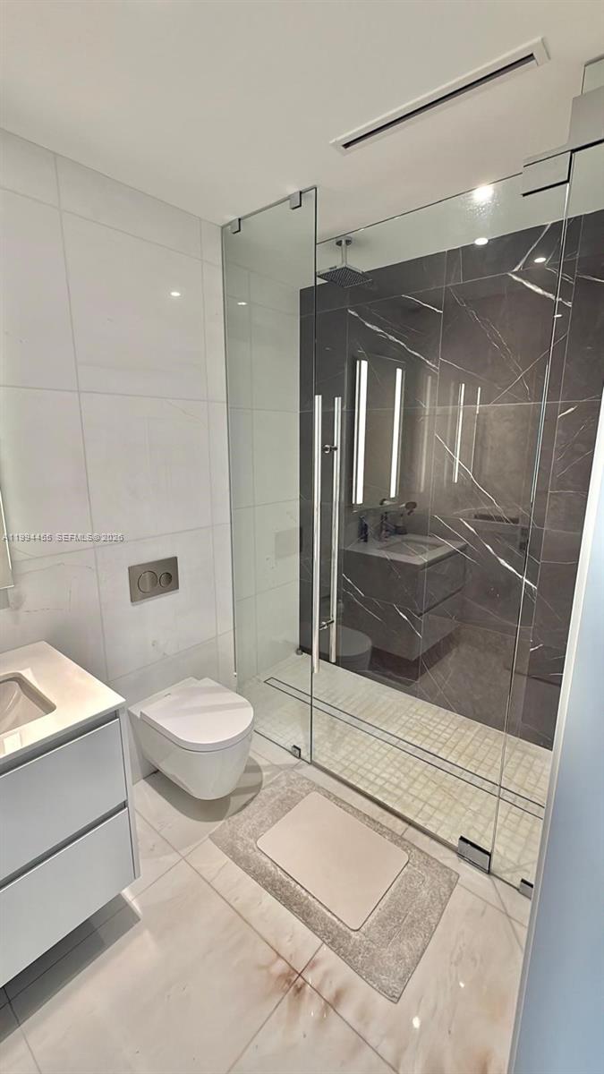 300 Biscayne Boulevard Way