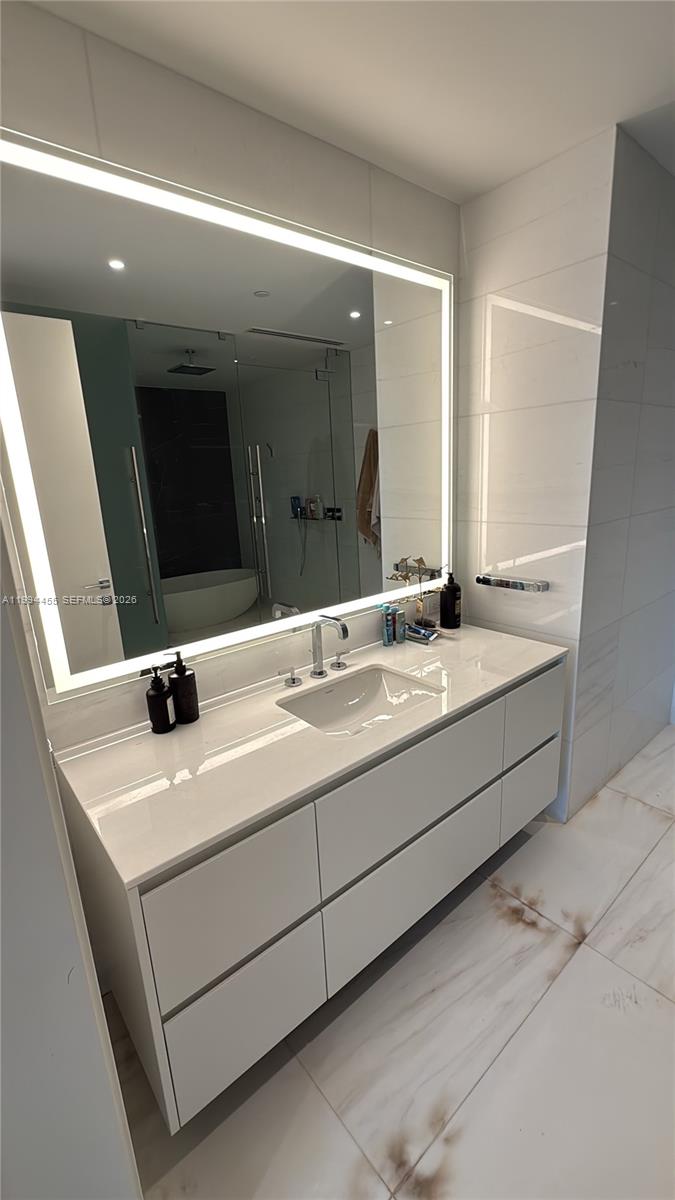 300 Biscayne Boulevard Way