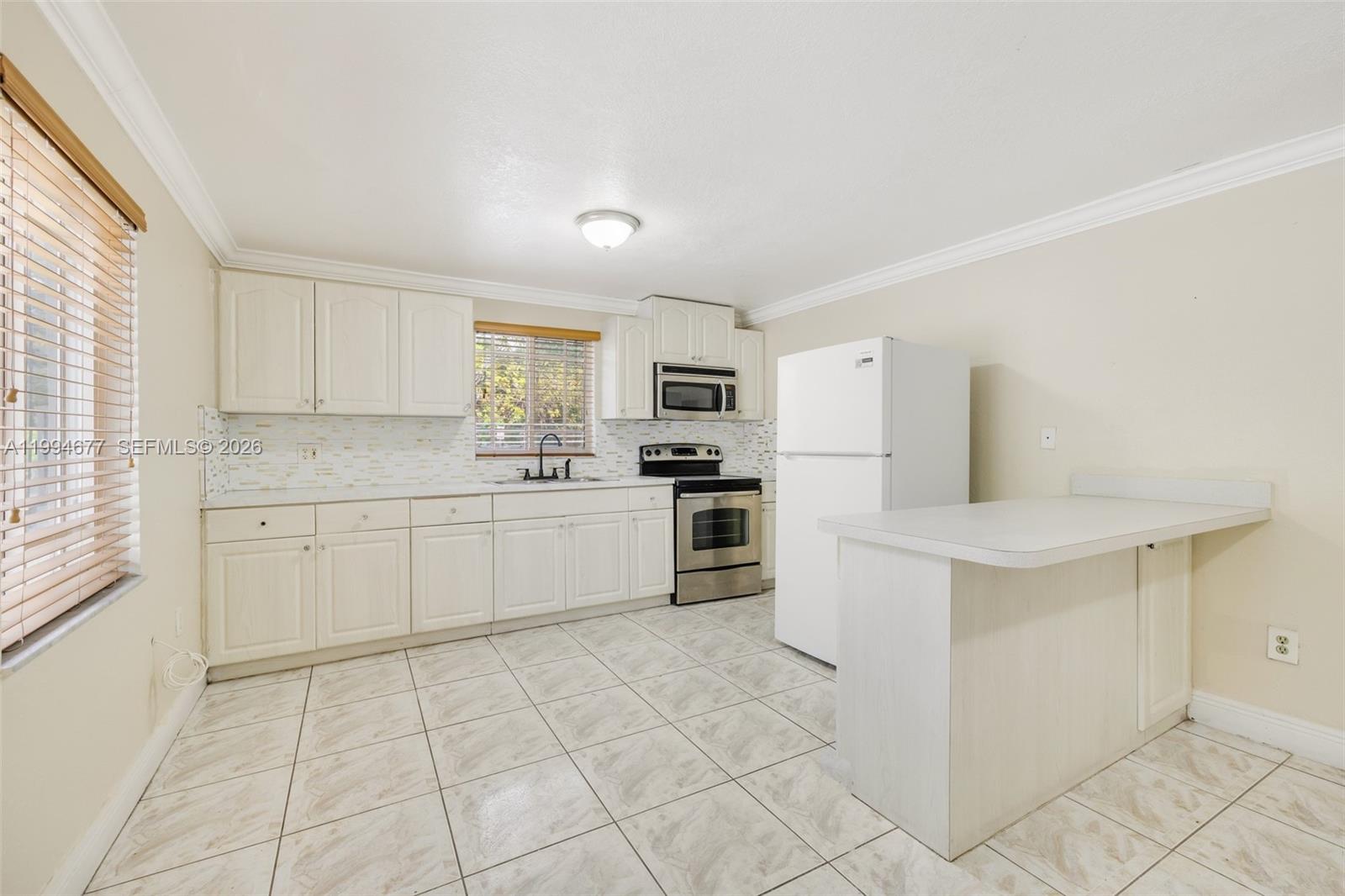 674 W 23rd Street