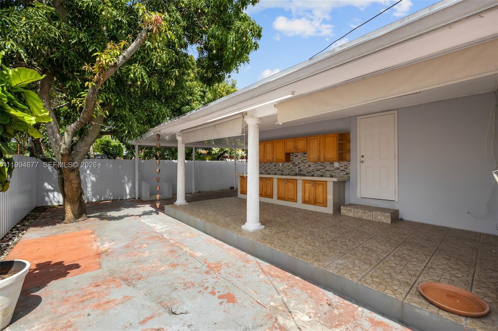 674 W 23rd Street